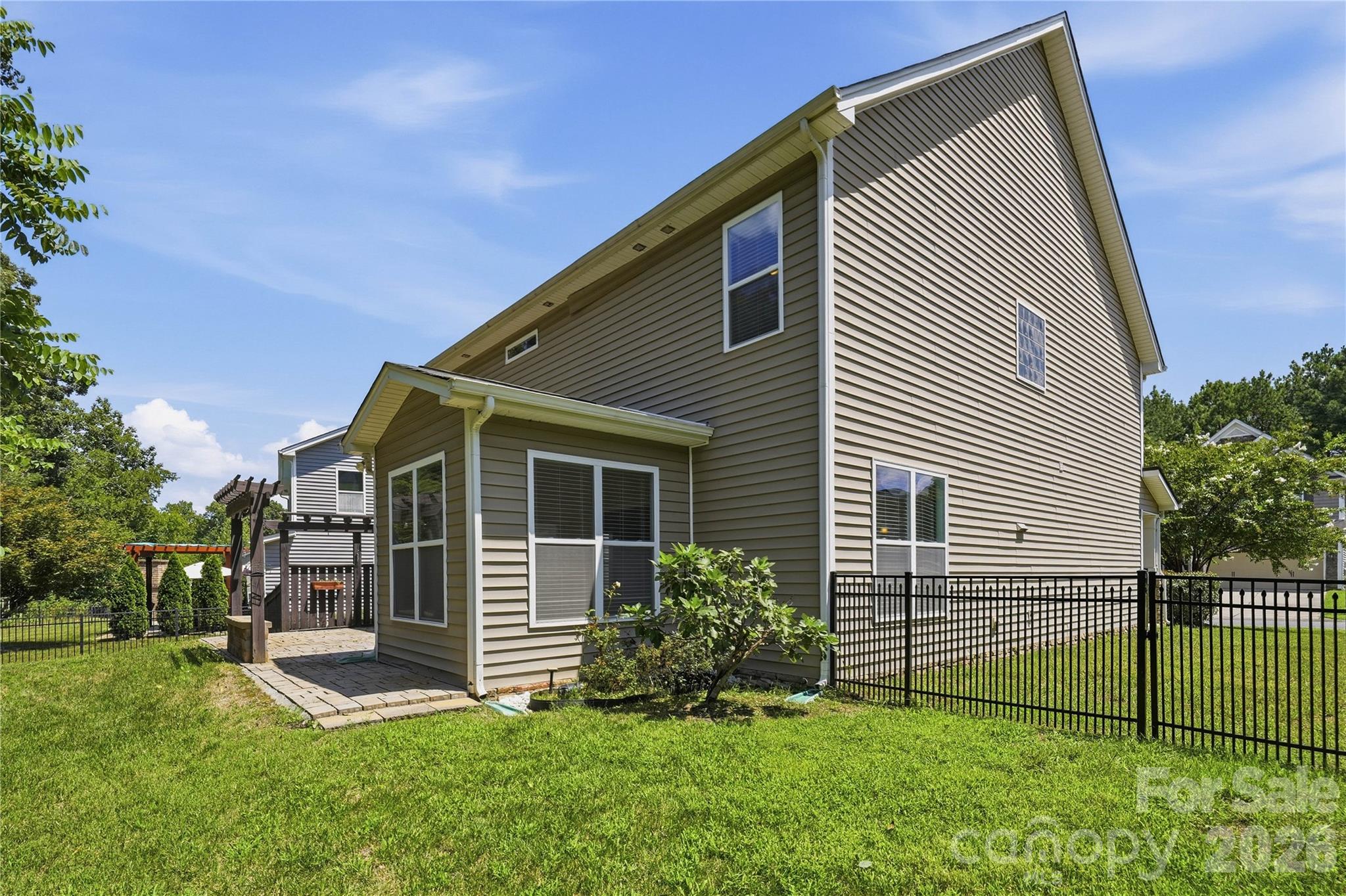 10817 Bere Island Drive — Charlotte