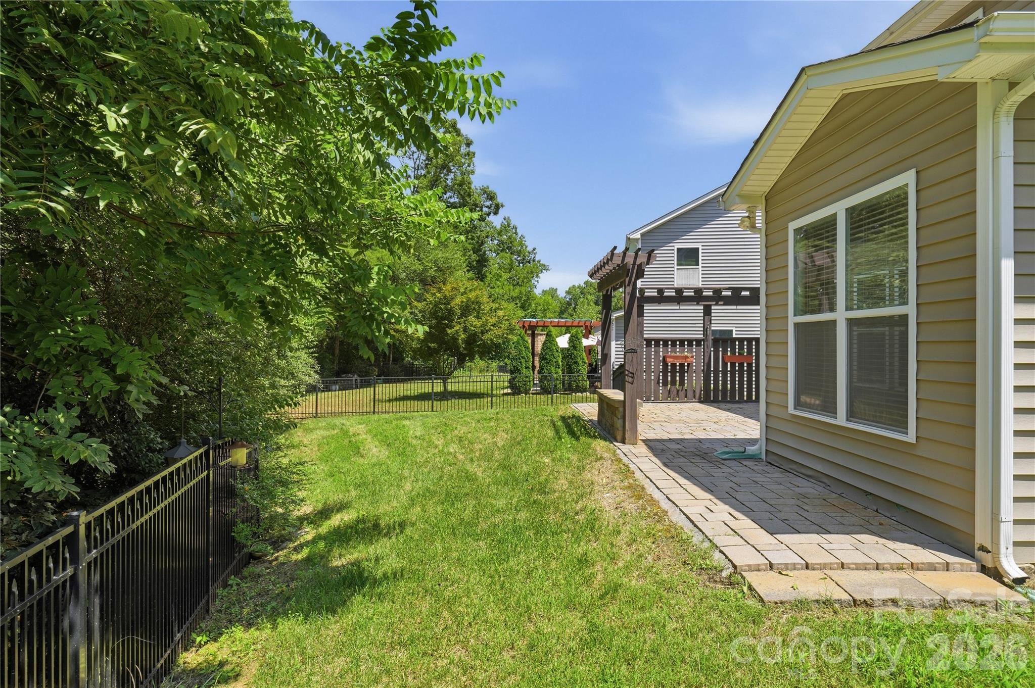 10817 Bere Island Drive — Charlotte