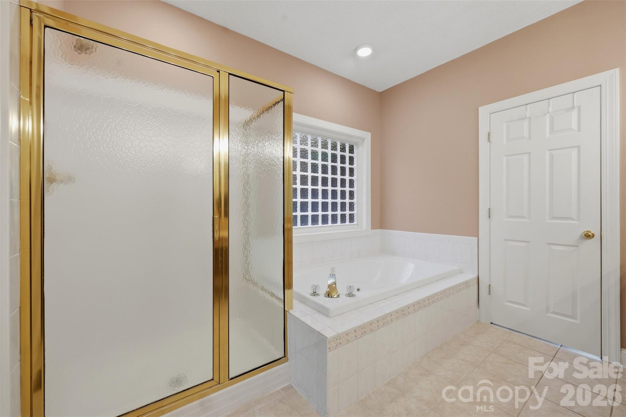 1064 Baker Barn Road — Hickory