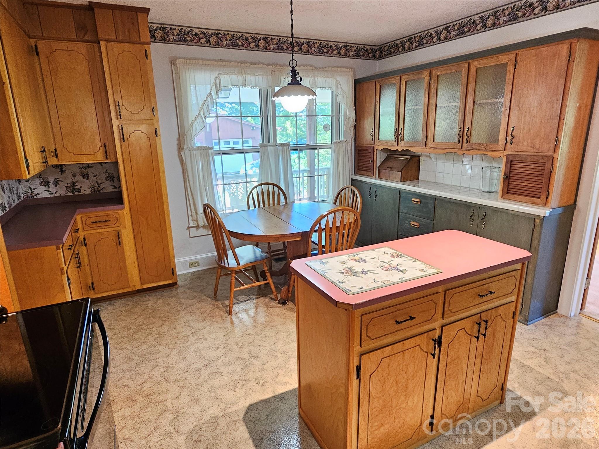 5086 Burkemont Road — Morganton