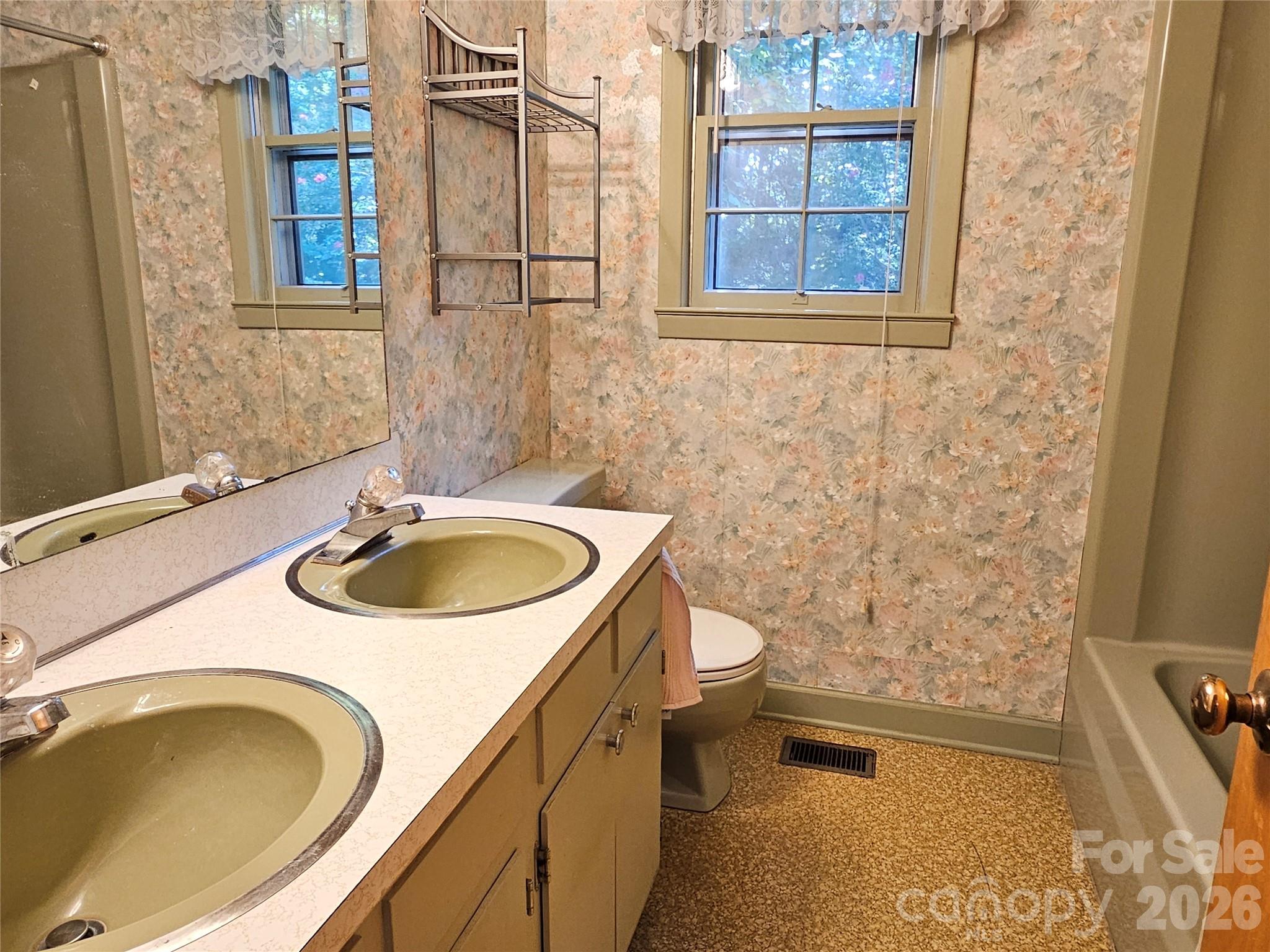 5086 Burkemont Road — Morganton