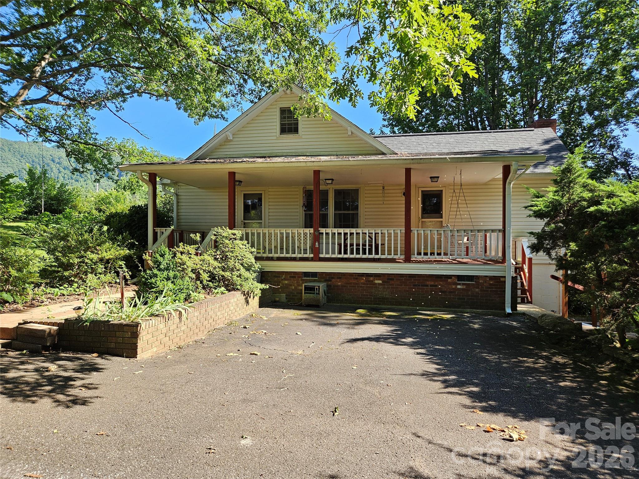 5086 Burkemont Road — Morganton