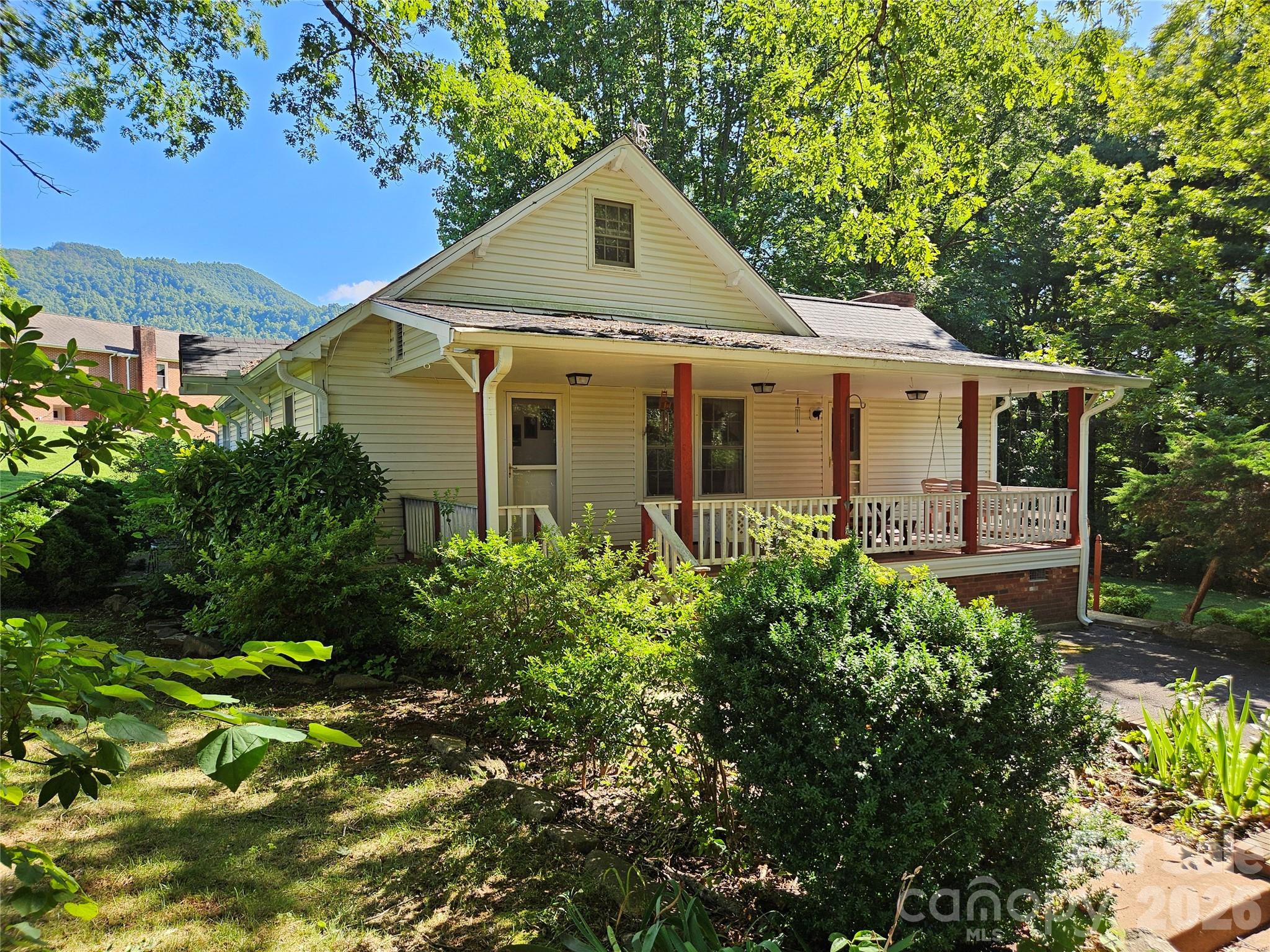 5086 Burkemont Road — Morganton