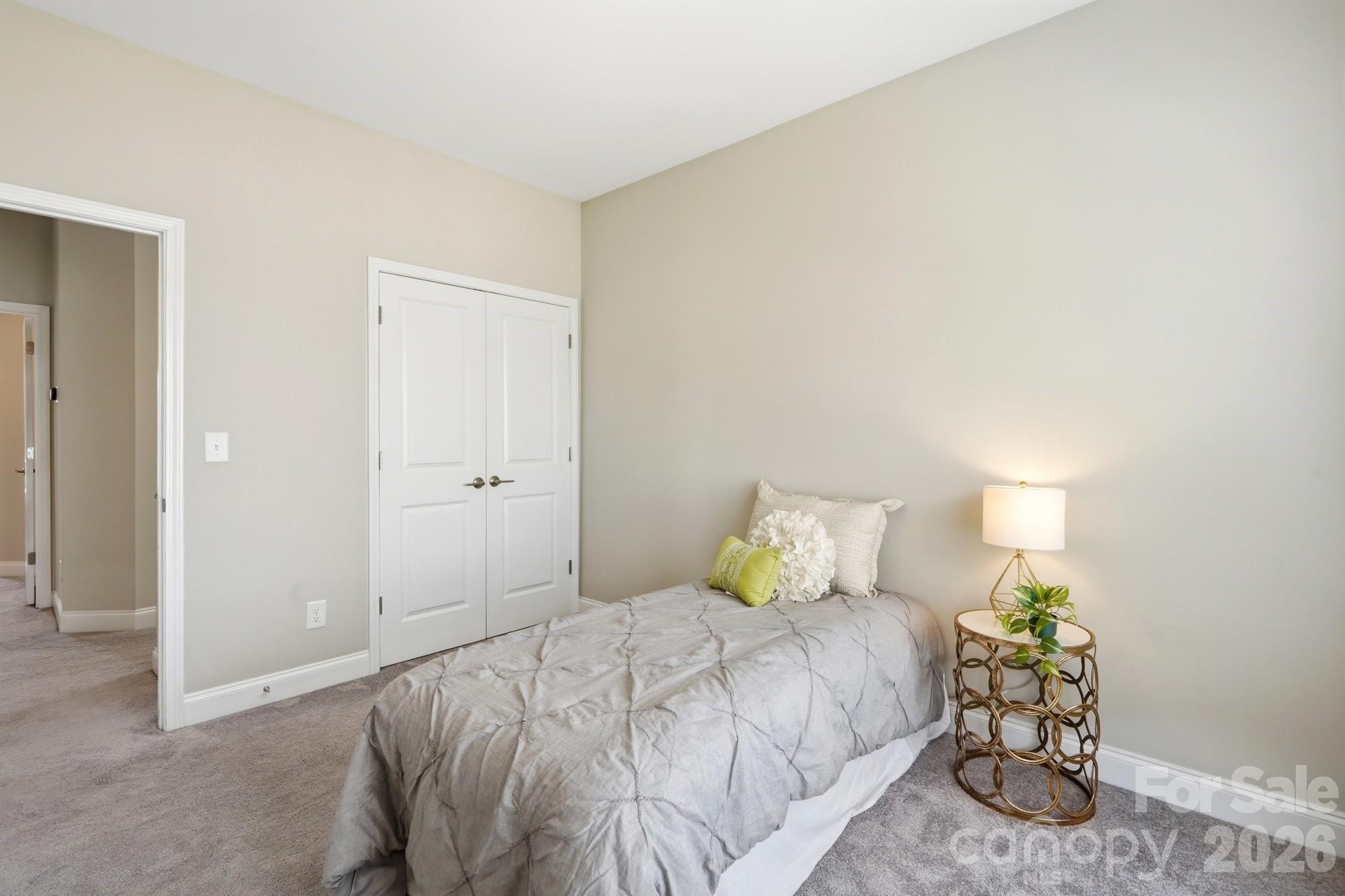 9406 Kings Parade Boulevard — Charlotte