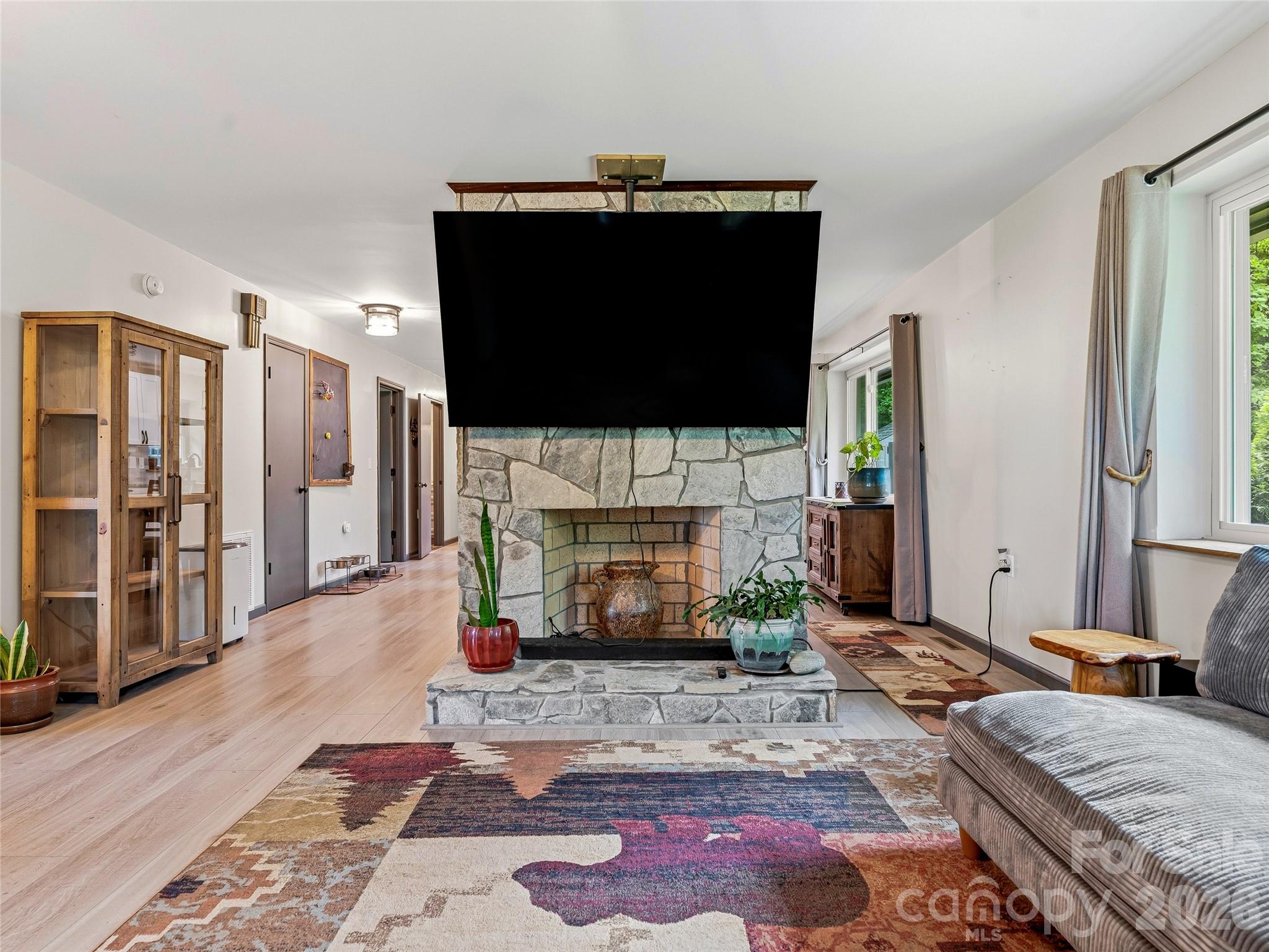 152 Worley Cove Road — Leicester