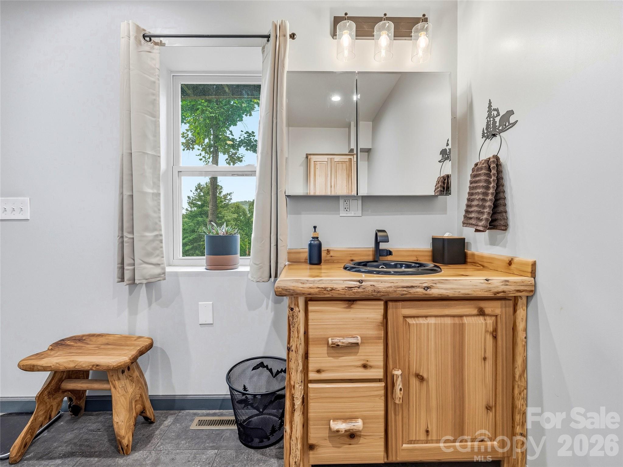 152 Worley Cove Road — Leicester