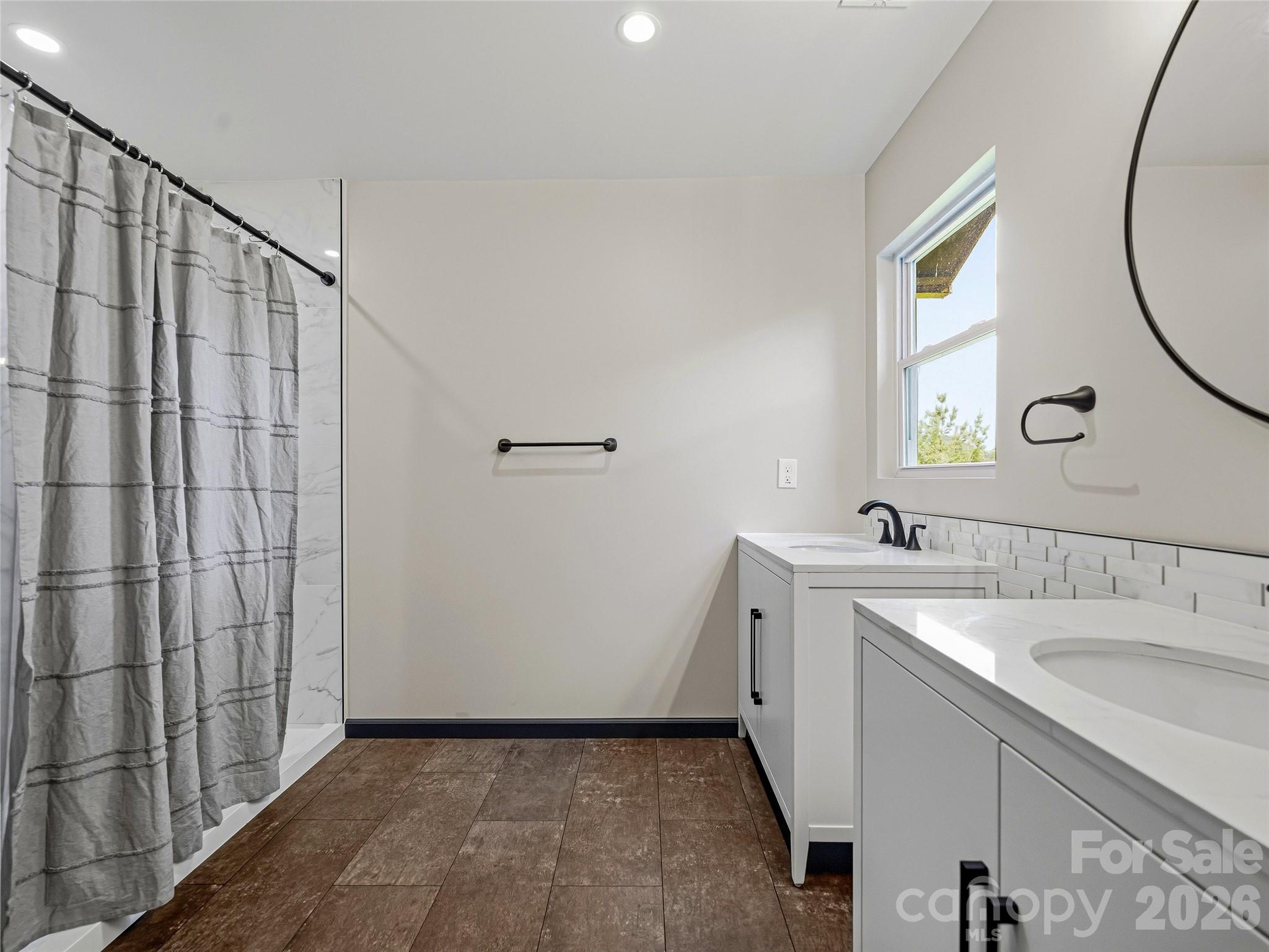 152 Worley Cove Road — Leicester
