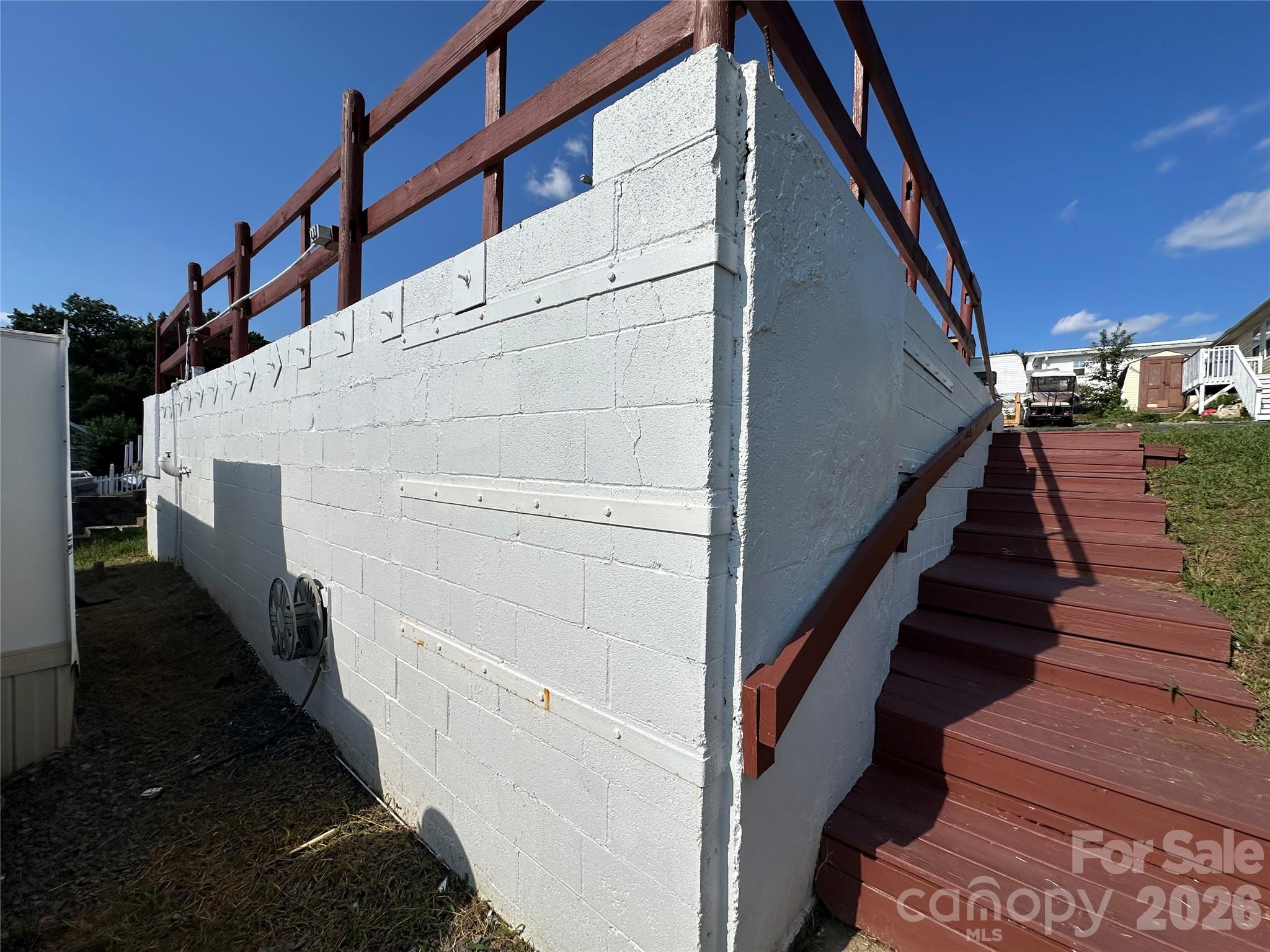 108 Robin Lane — New London