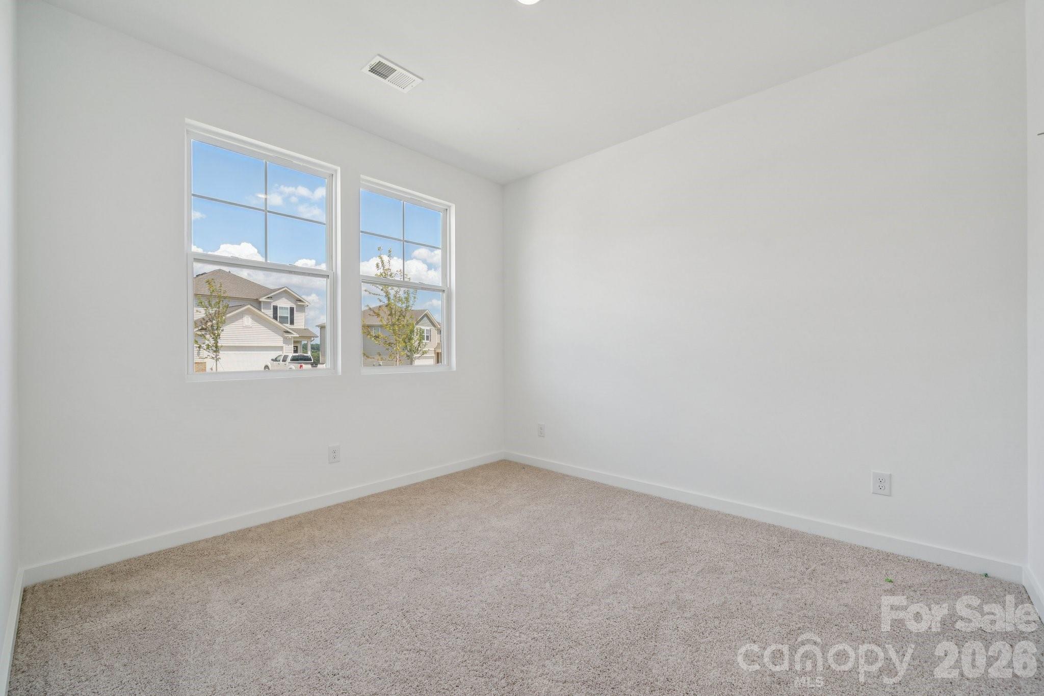 8067 Midas Lane — Locust