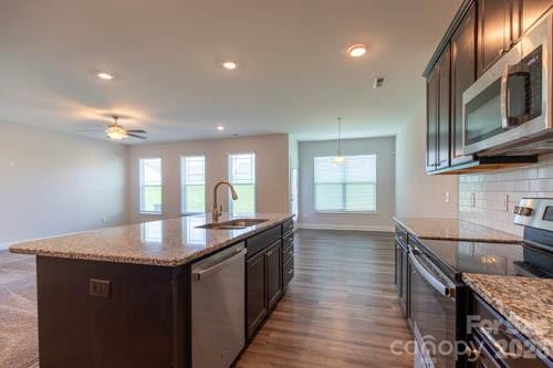 216 Crane Creek Way — Lexington