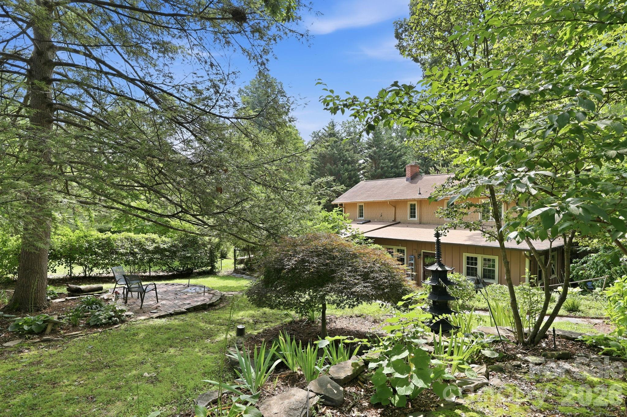 1925 Laurel Park Highway — Hendersonville