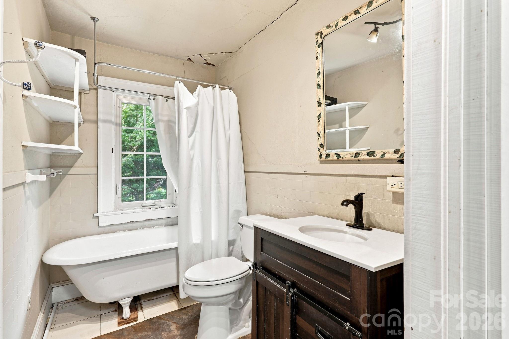 1925 Laurel Park Highway — Hendersonville