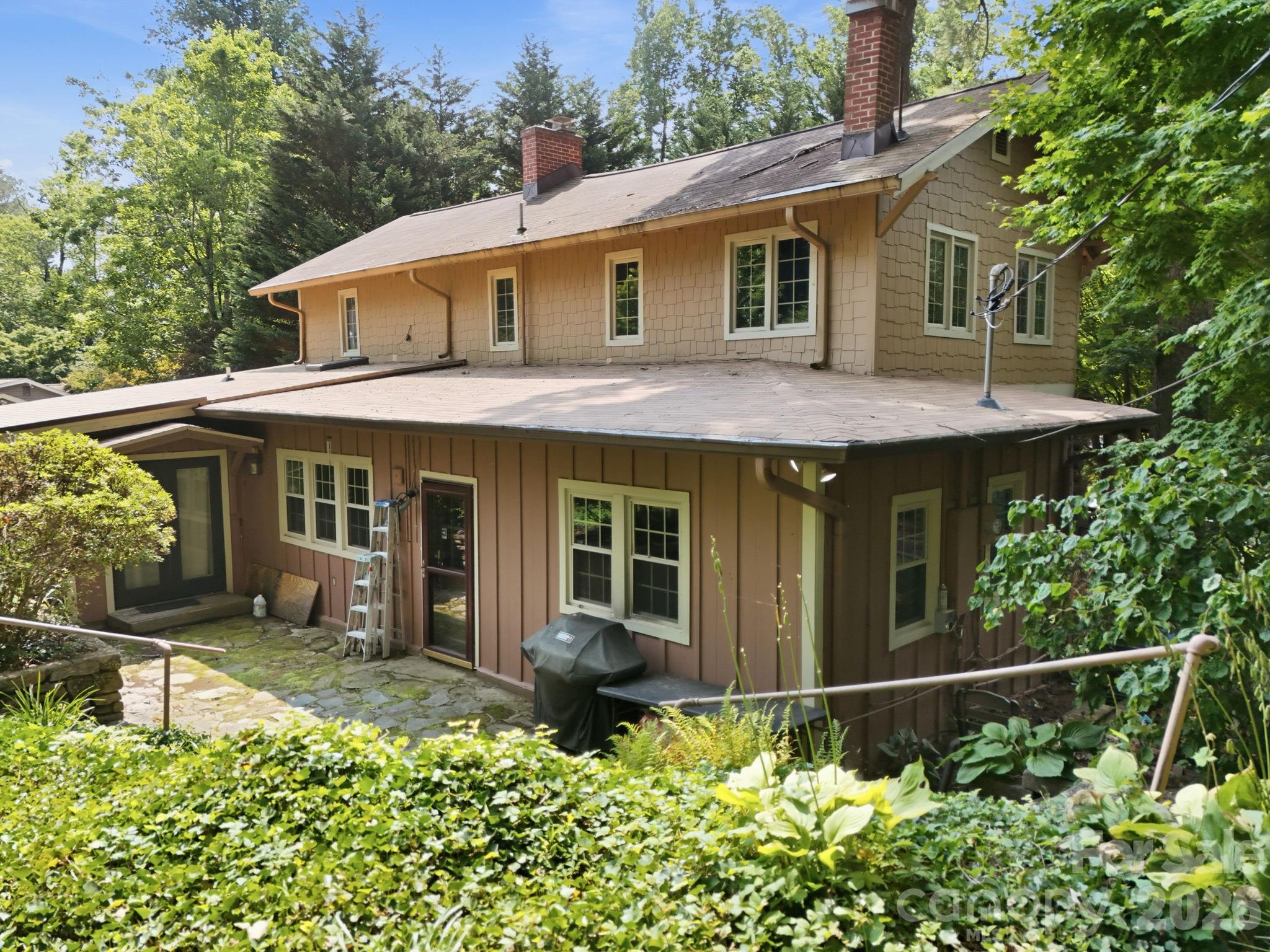 1925 Laurel Park Highway — Hendersonville