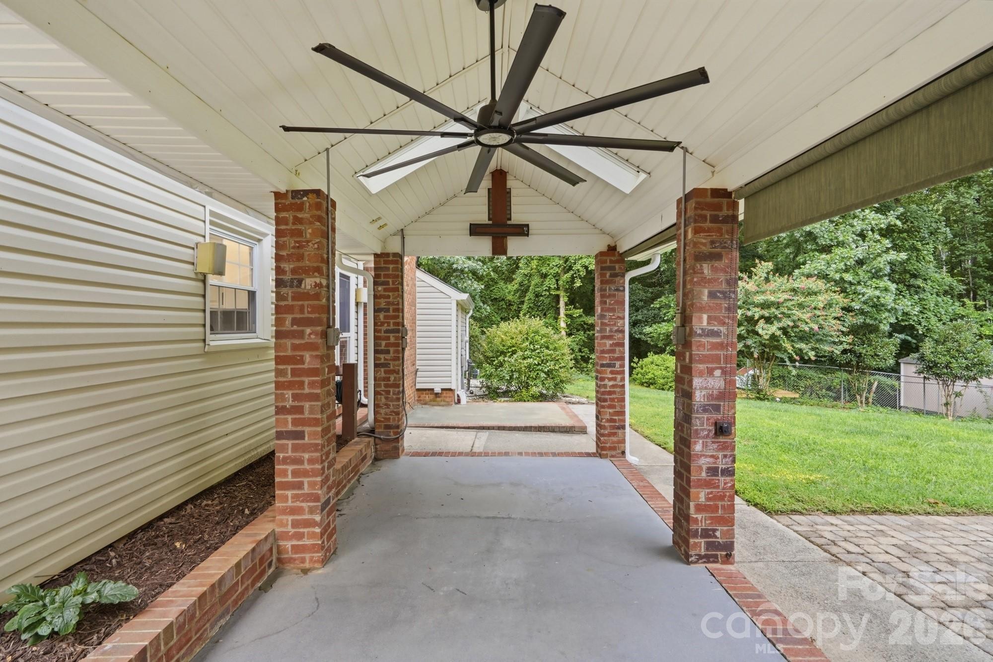 10211 Meadow Hollow Drive — Charlotte