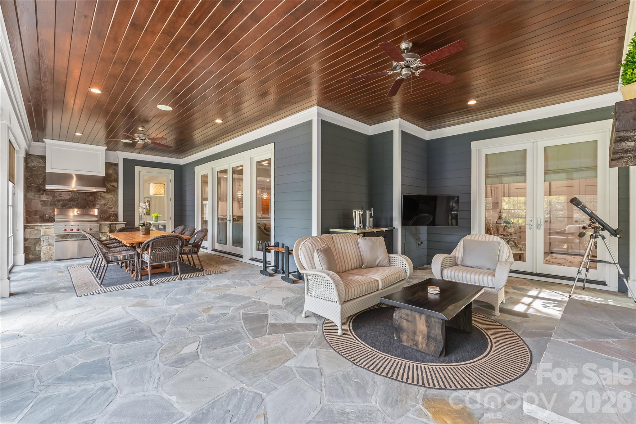 2800 Wintergreen Drive — Charlotte