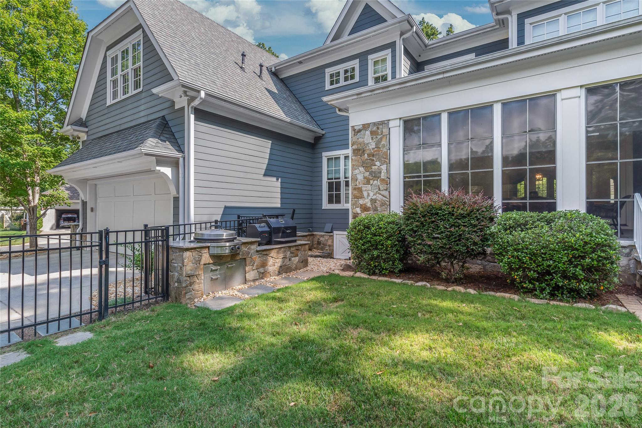 2800 Wintergreen Drive — Charlotte