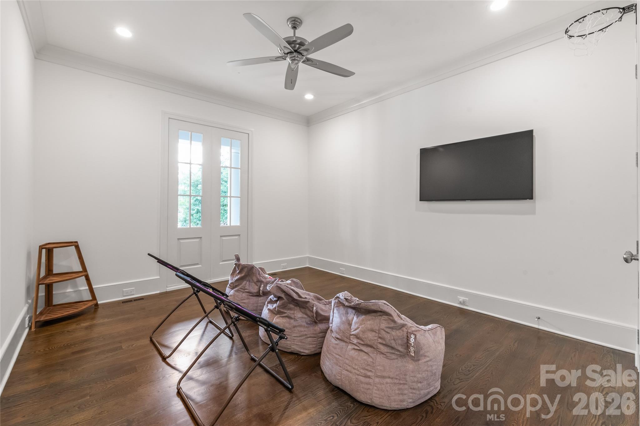 2800 Wintergreen Drive — Charlotte