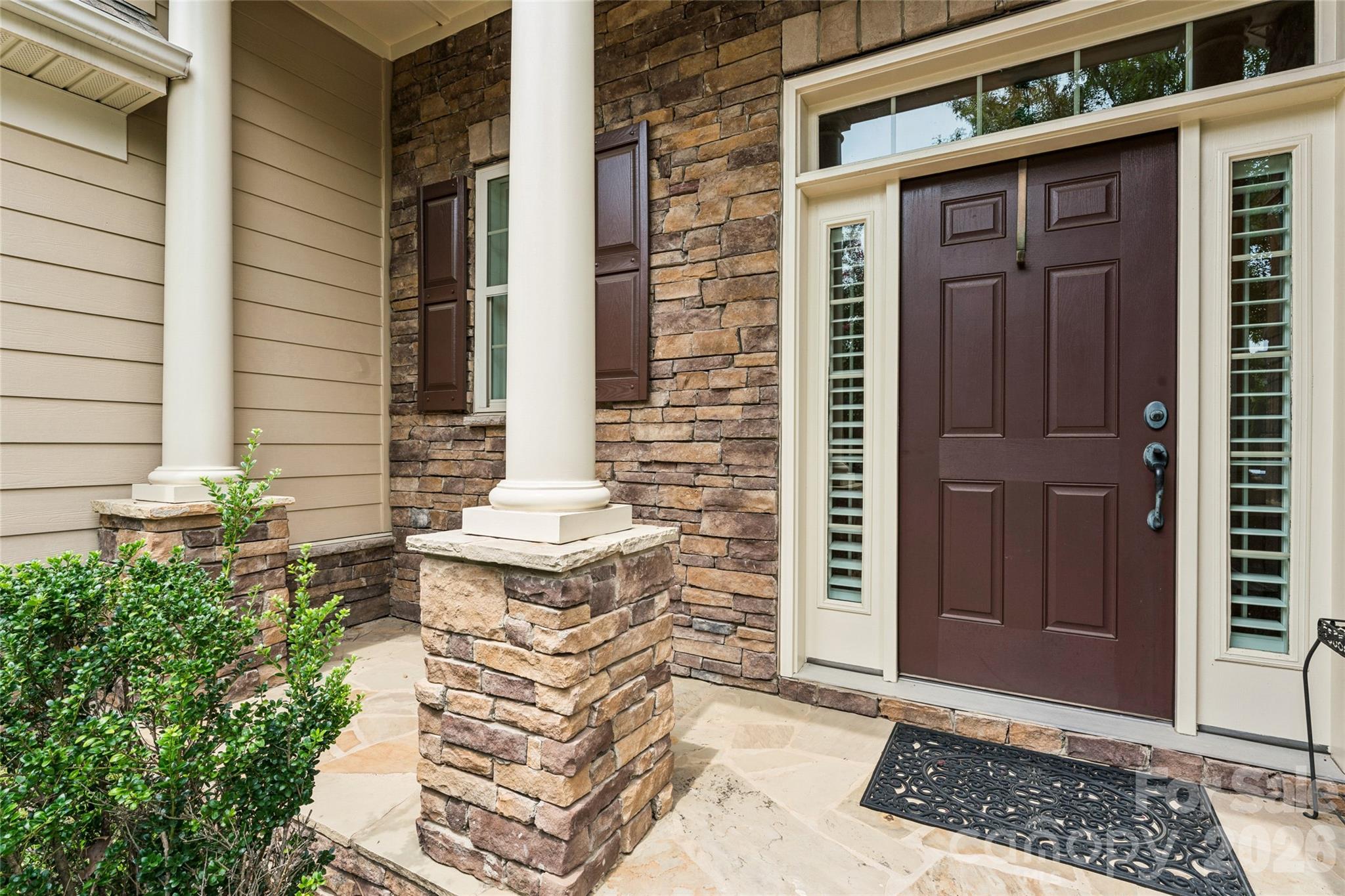 16826 Coves Edge Lane — Charlotte