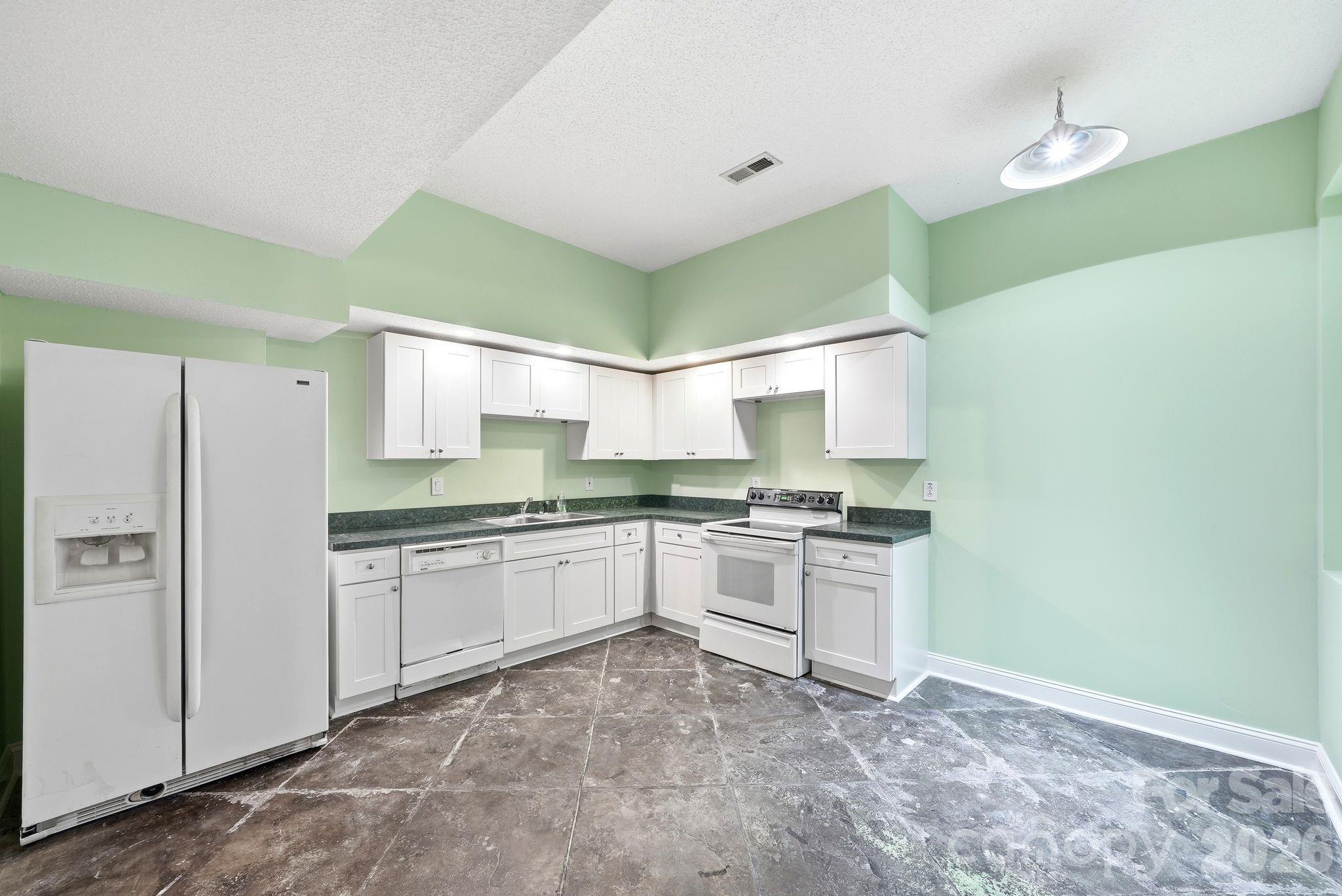 721 Canterbury Road — Kings Mountain