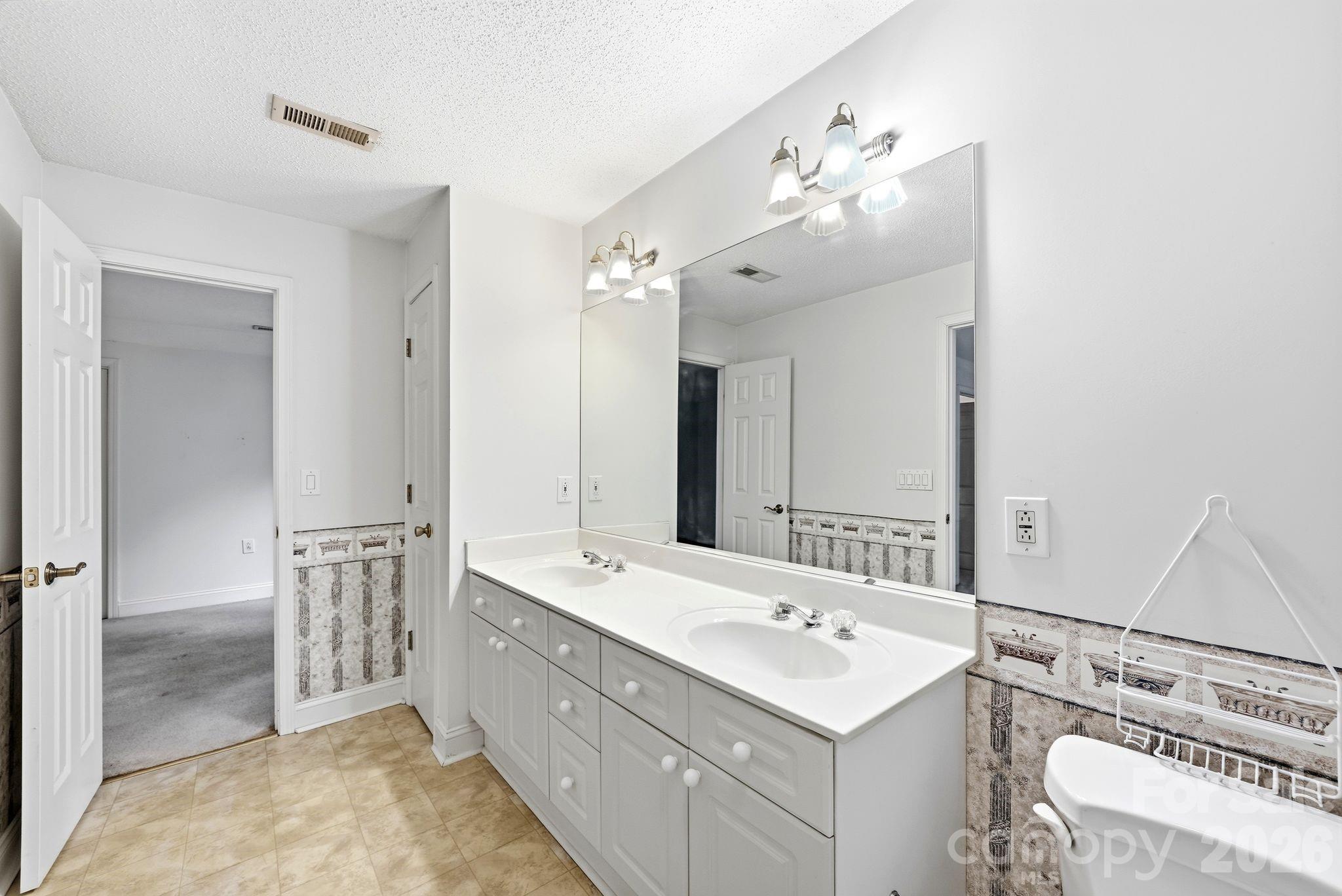 721 Canterbury Road — Kings Mountain