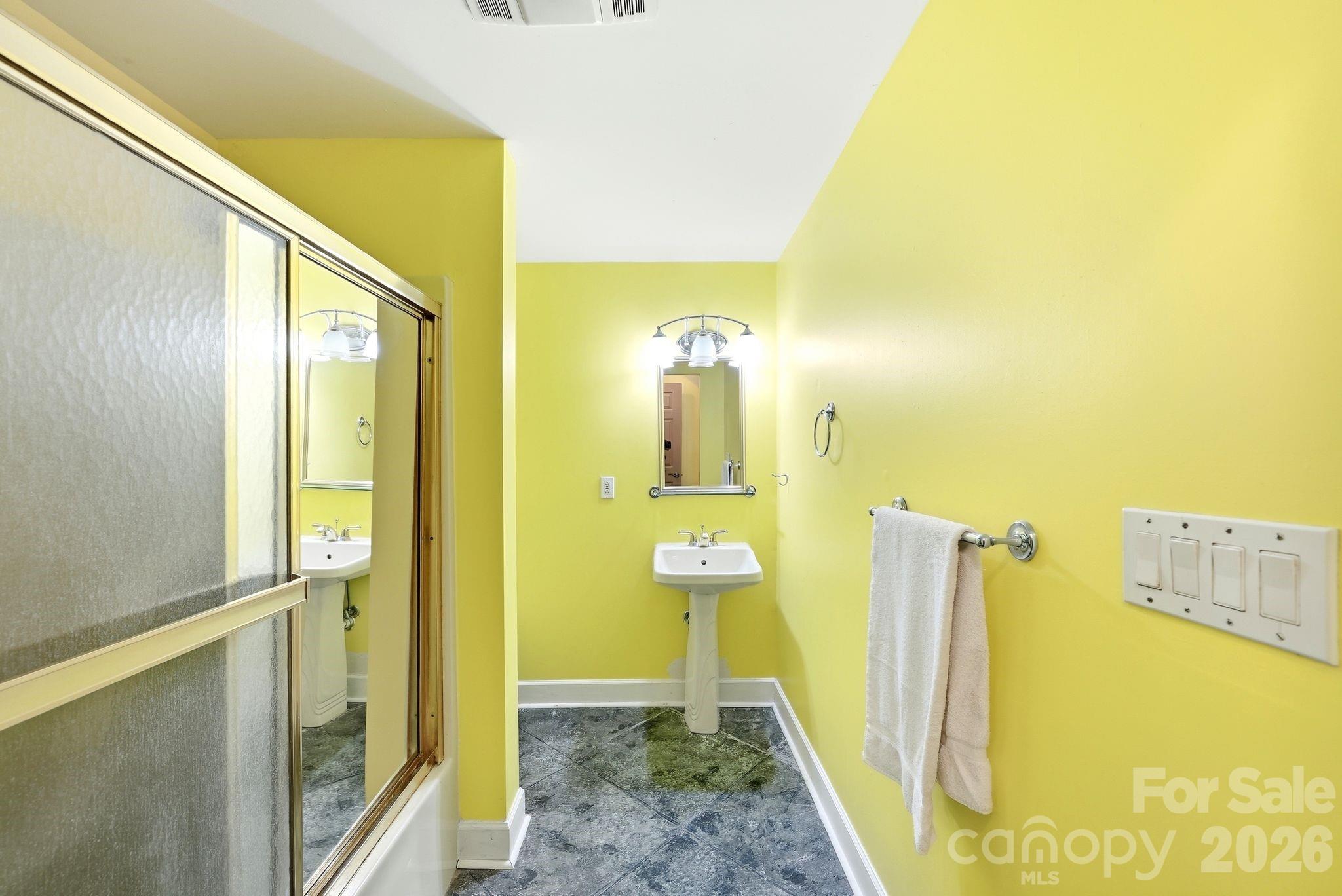 721 Canterbury Road — Kings Mountain