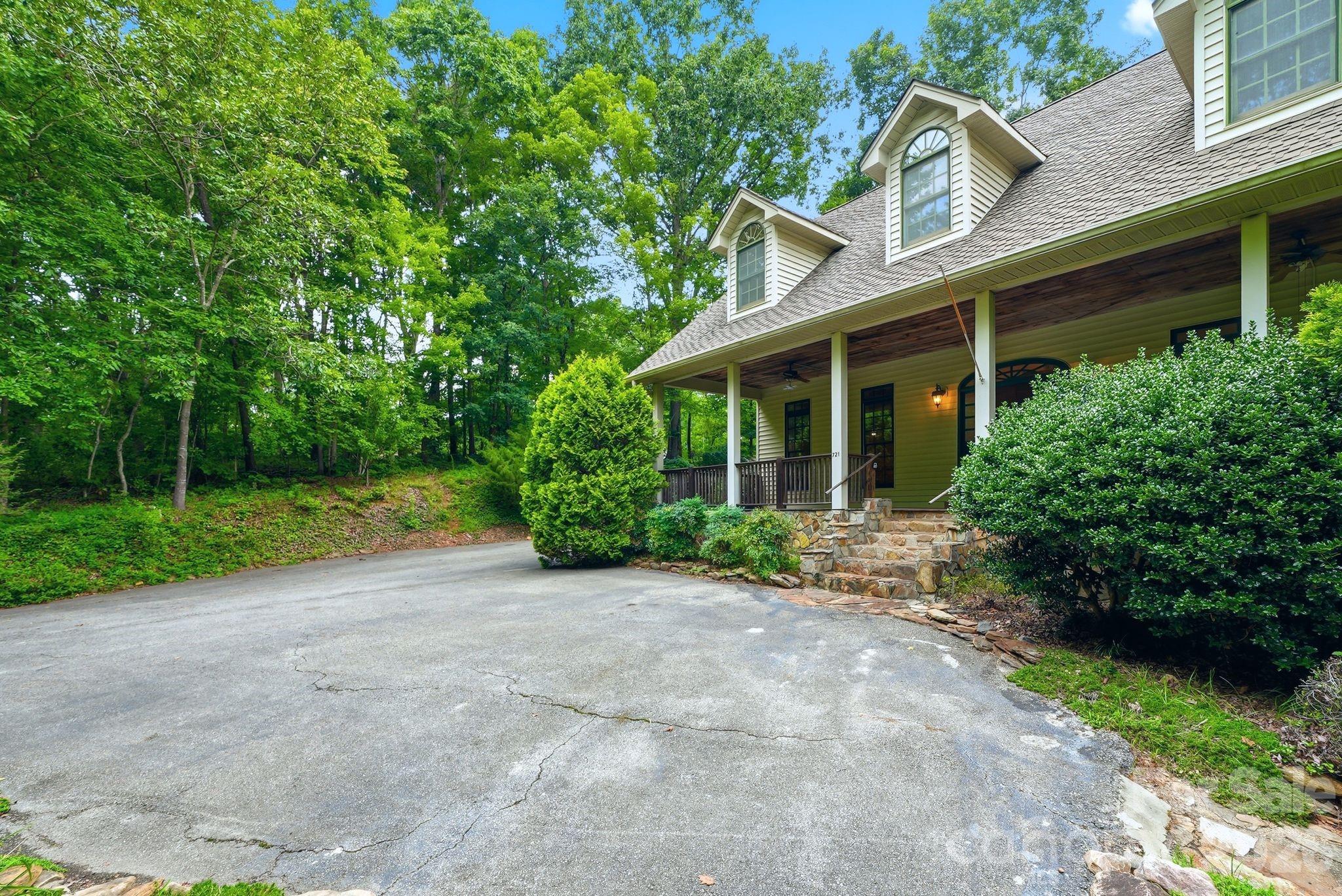 721 Canterbury Road — Kings Mountain