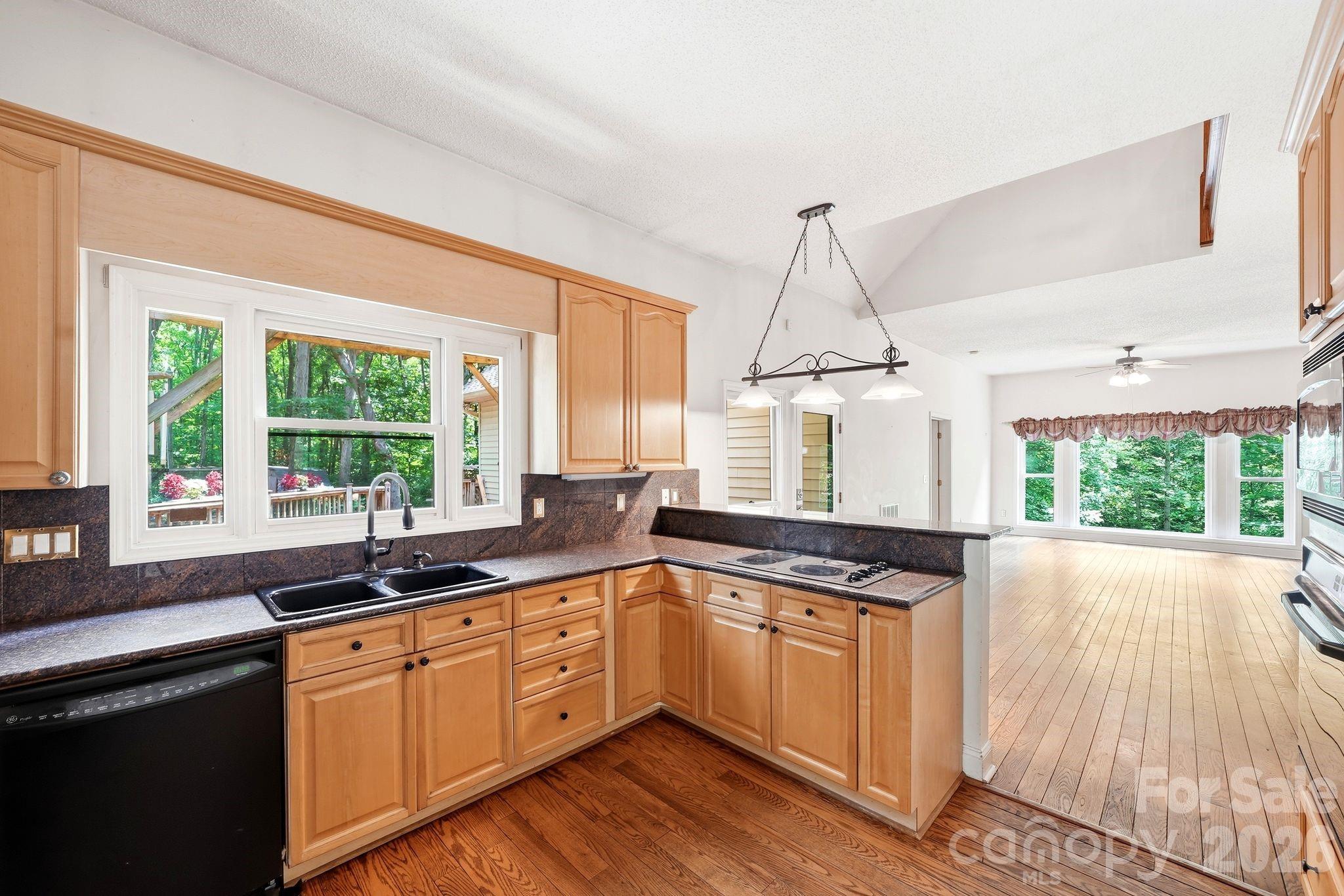 721 Canterbury Road — Kings Mountain