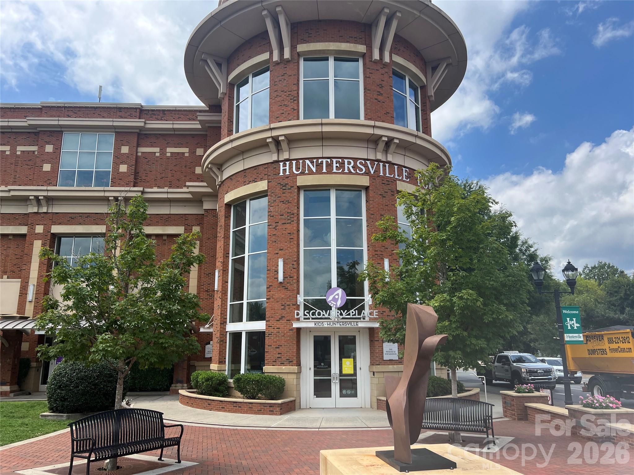 13704 Berkley Avenue — Huntersville