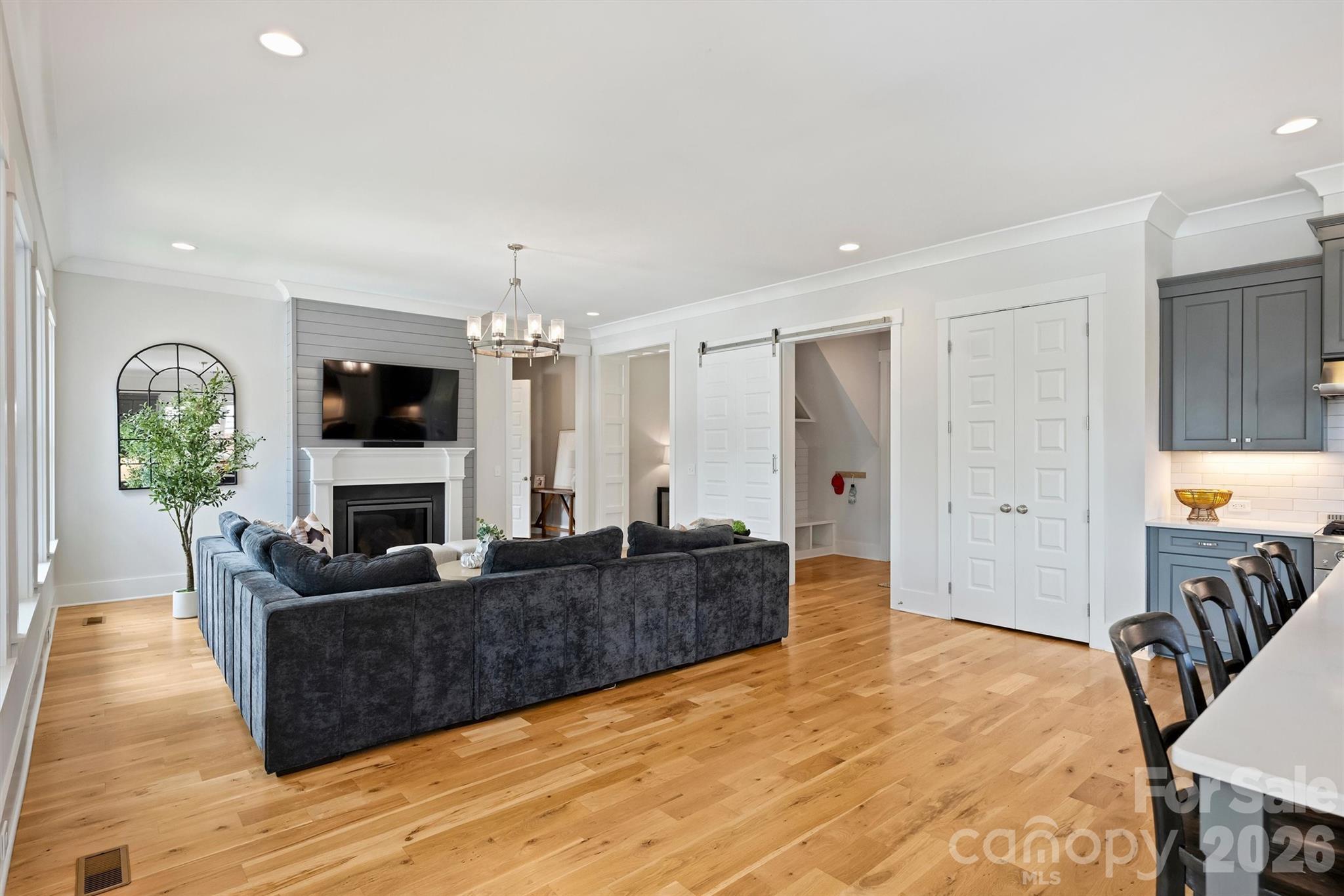 215 Hartford Avenue — Charlotte