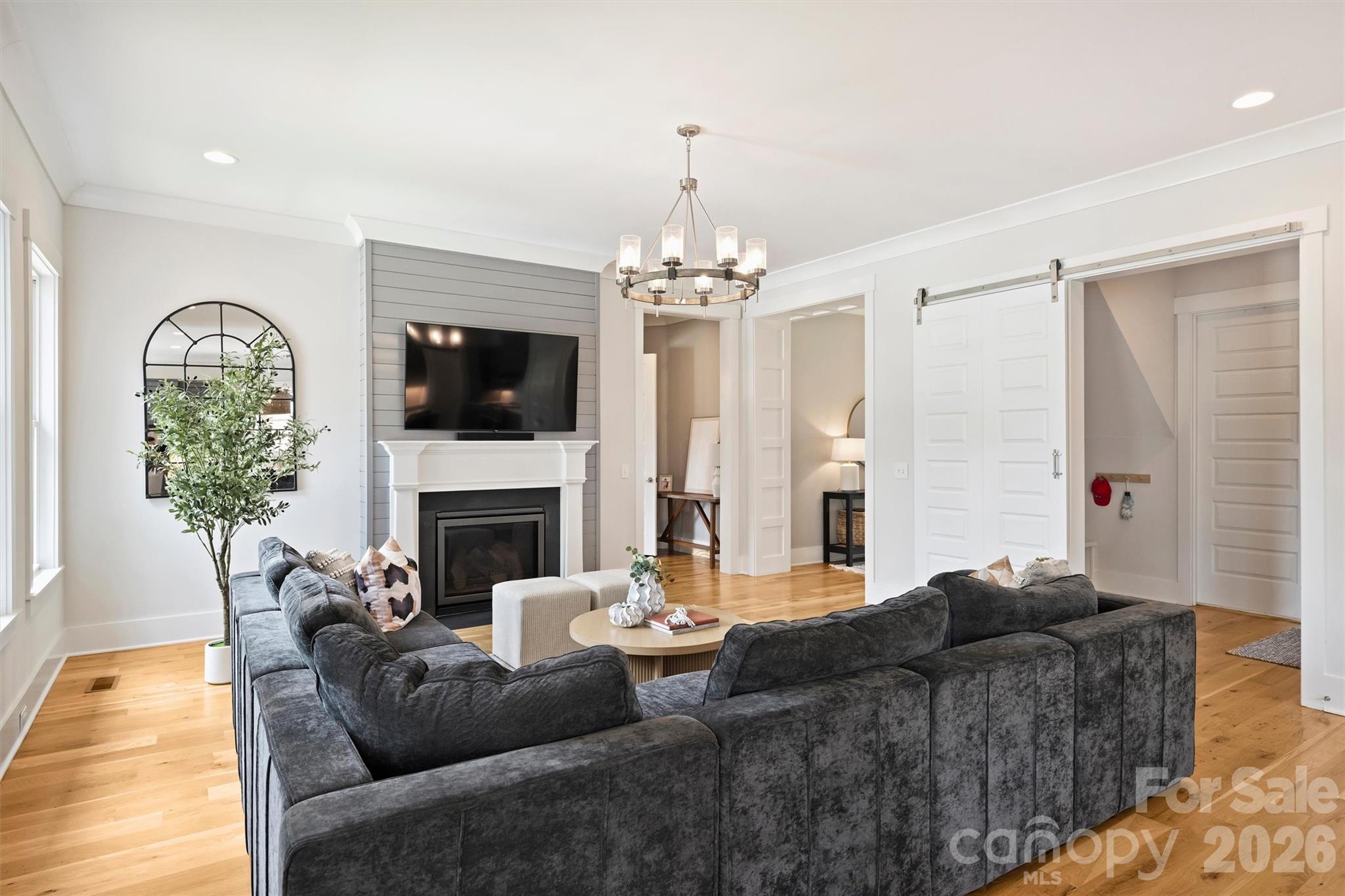 215 Hartford Avenue — Charlotte