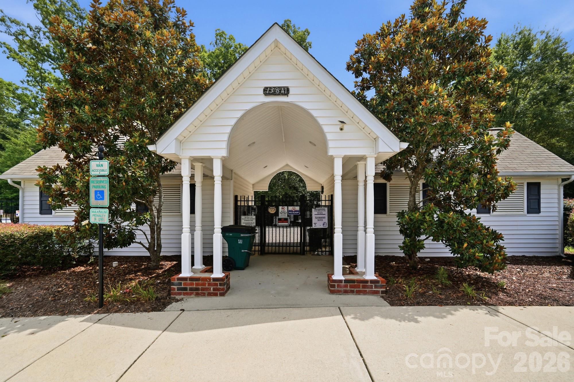 13838 Singleleaf Lane — Charlotte