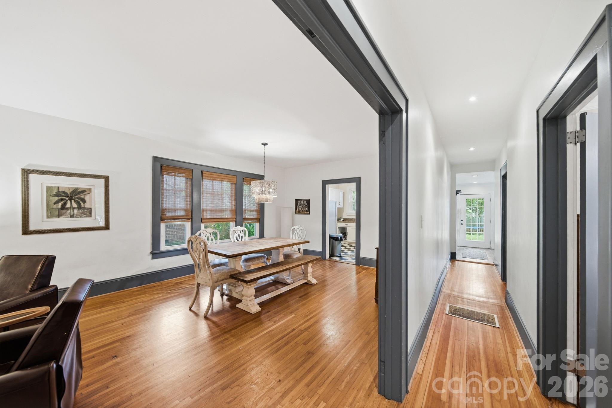 321 Grandin Road — Charlotte