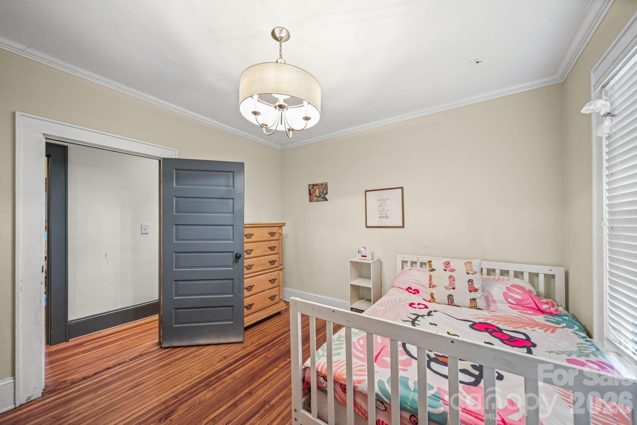 321 Grandin Road — Charlotte