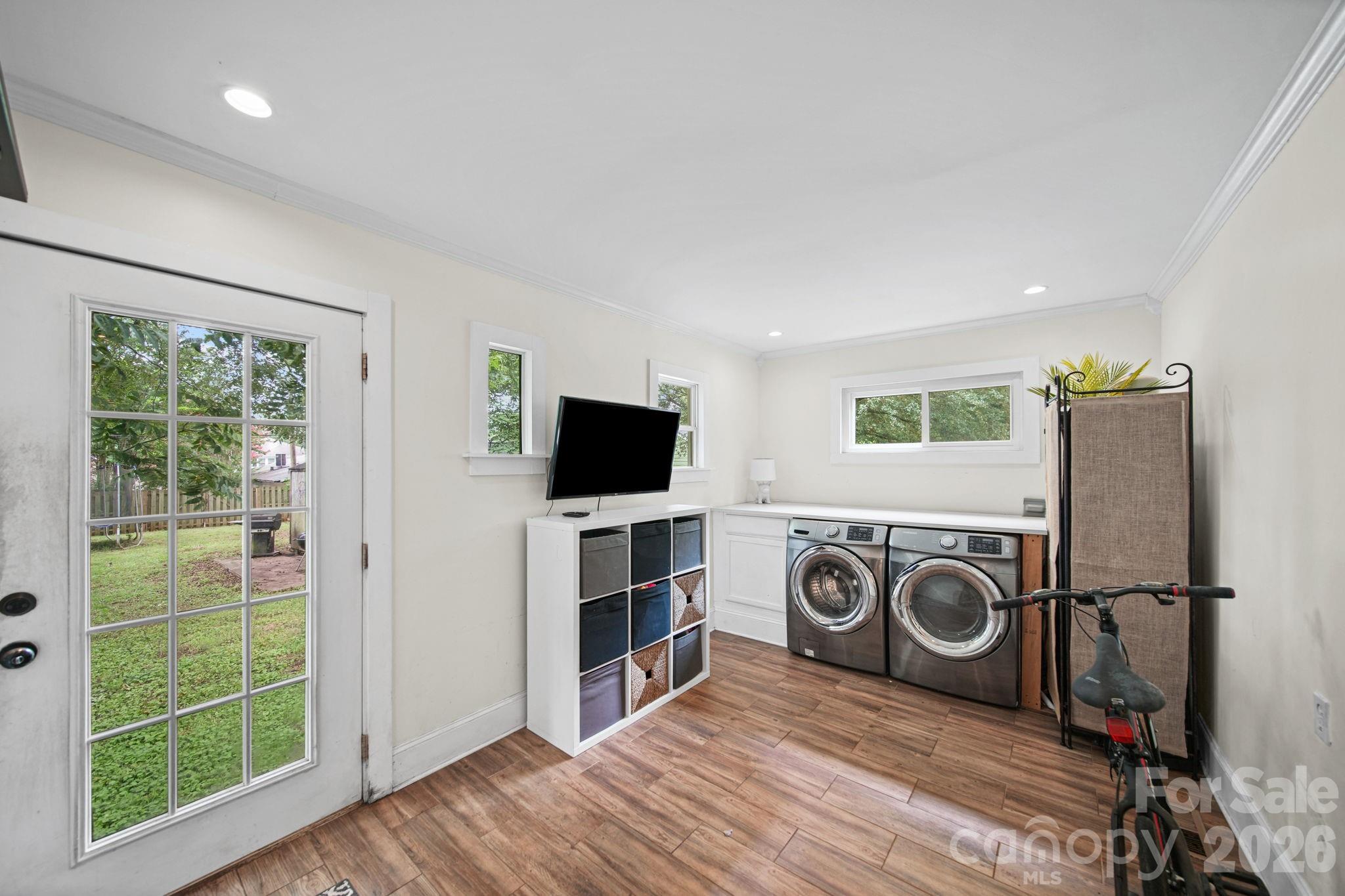 321 Grandin Road — Charlotte