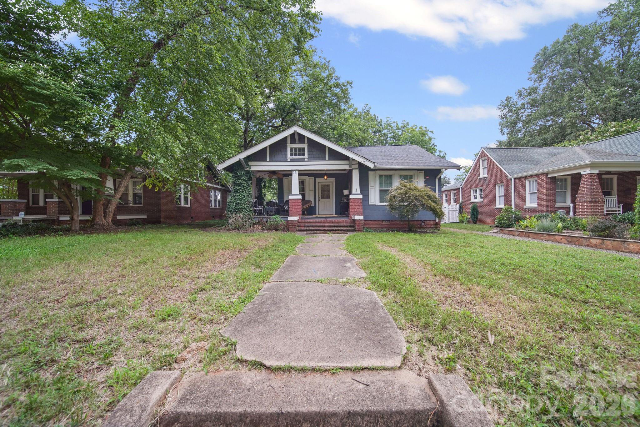 321 Grandin Road — Charlotte