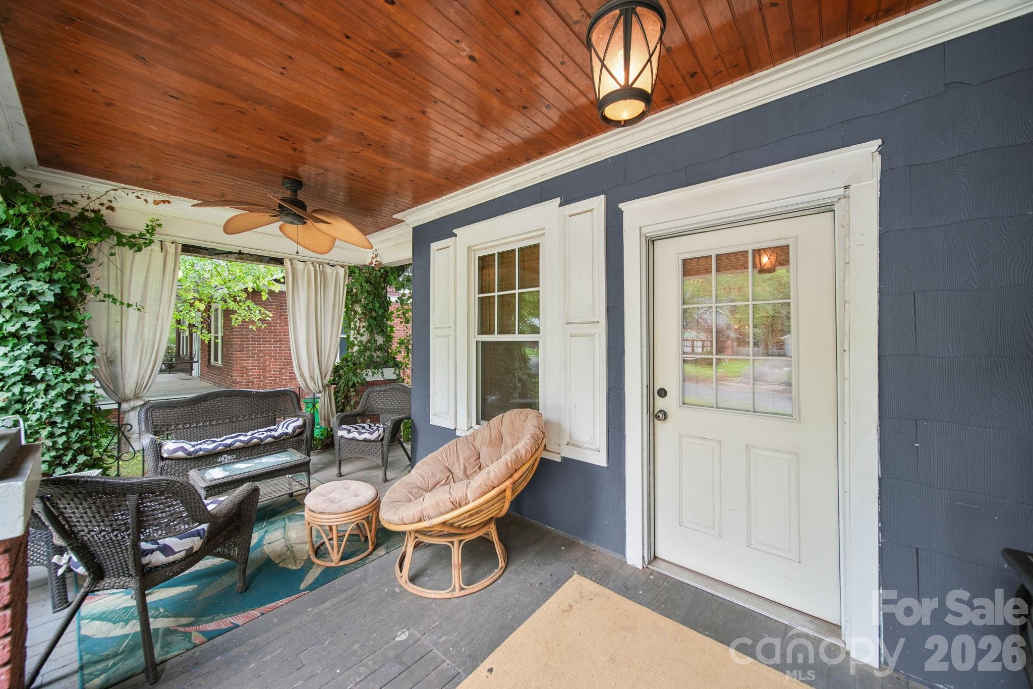 321 Grandin Road — Charlotte
