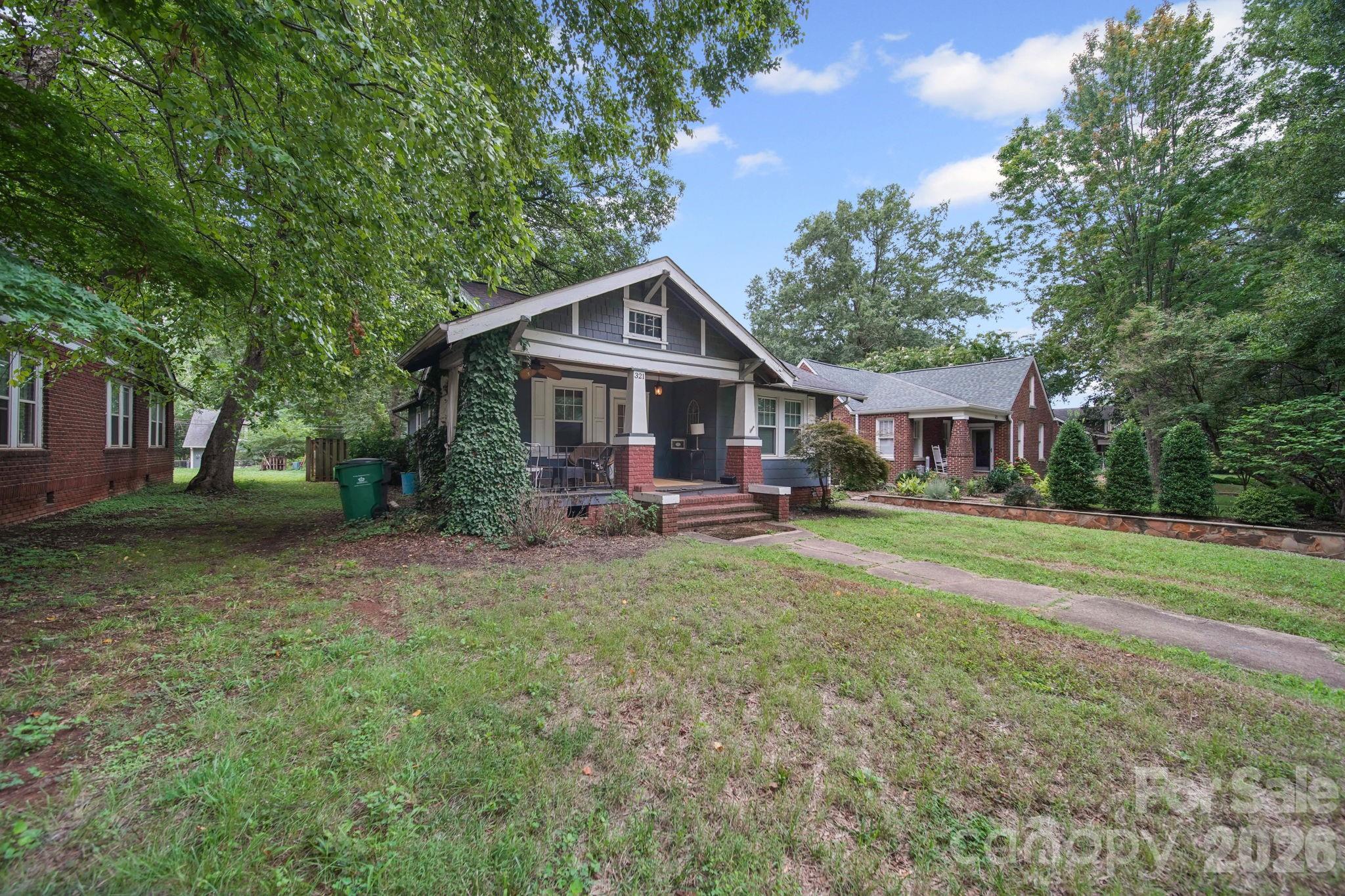 321 Grandin Road — Charlotte