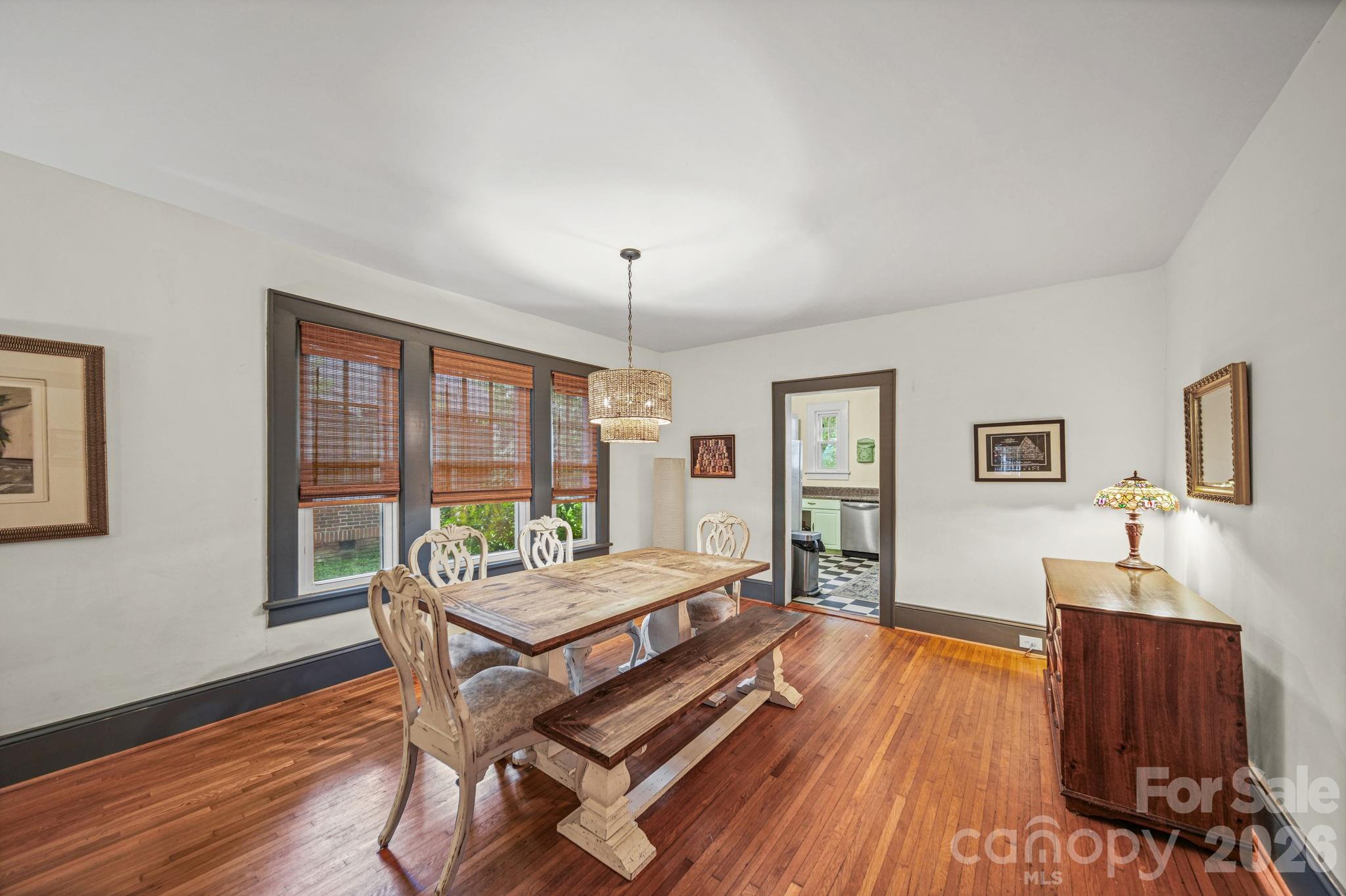 321 Grandin Road — Charlotte