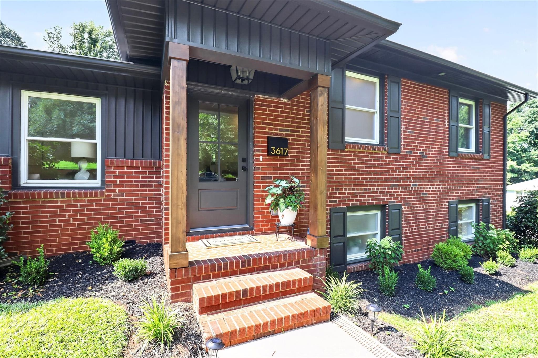 3617 Woodleaf Road — Charlotte