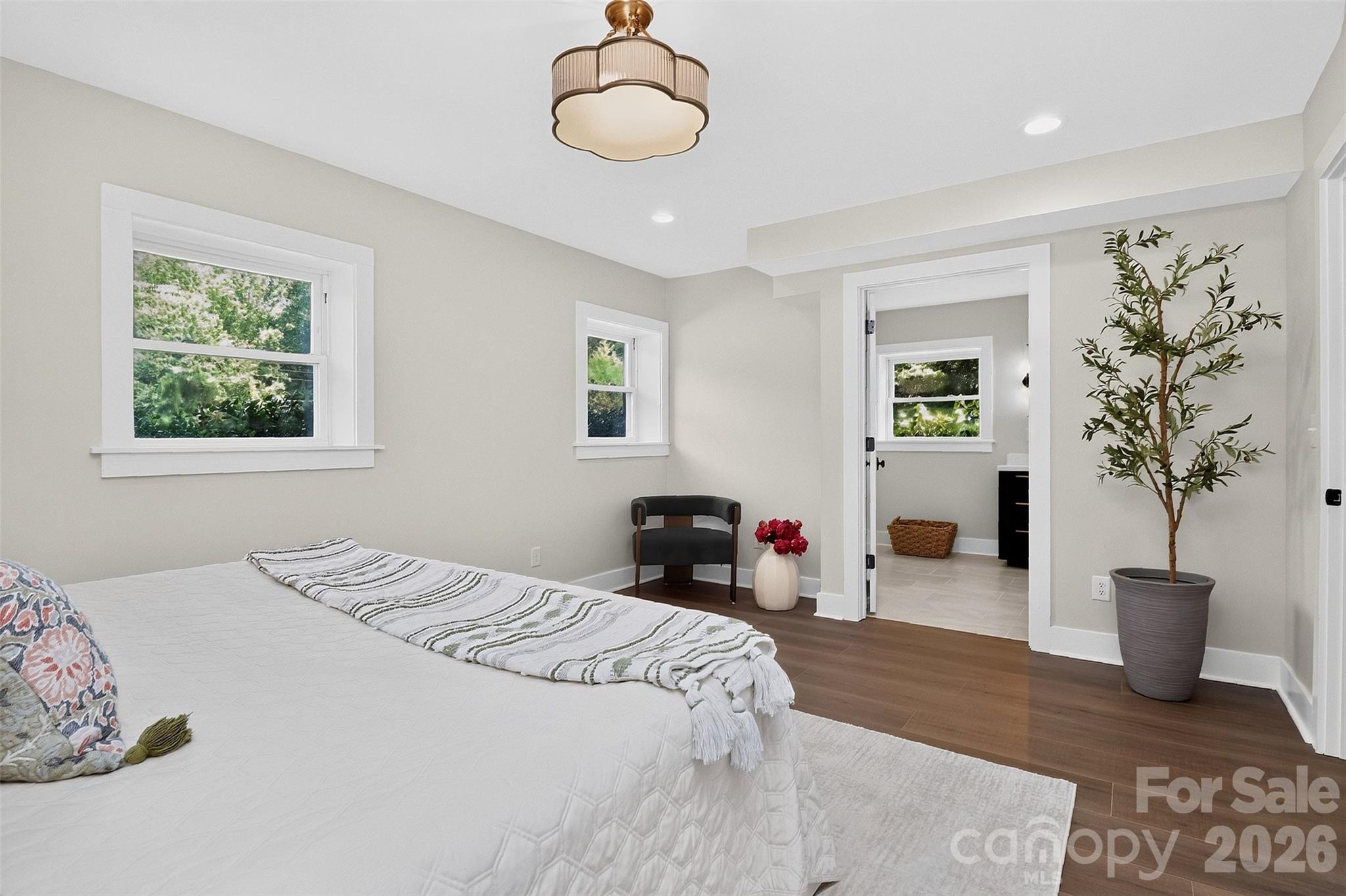 3617 Woodleaf Road — Charlotte