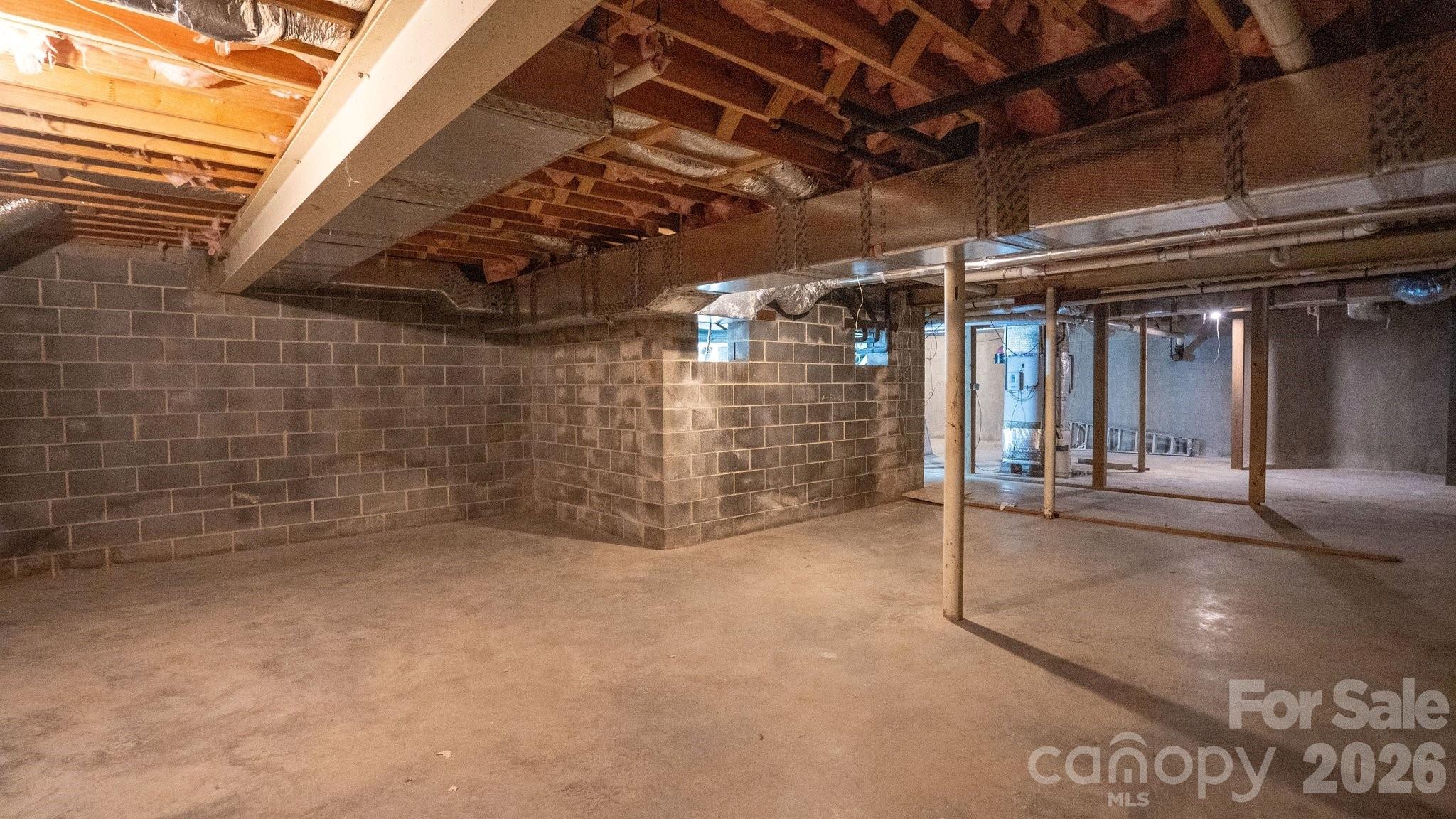 102 FALLS Street — Morganton