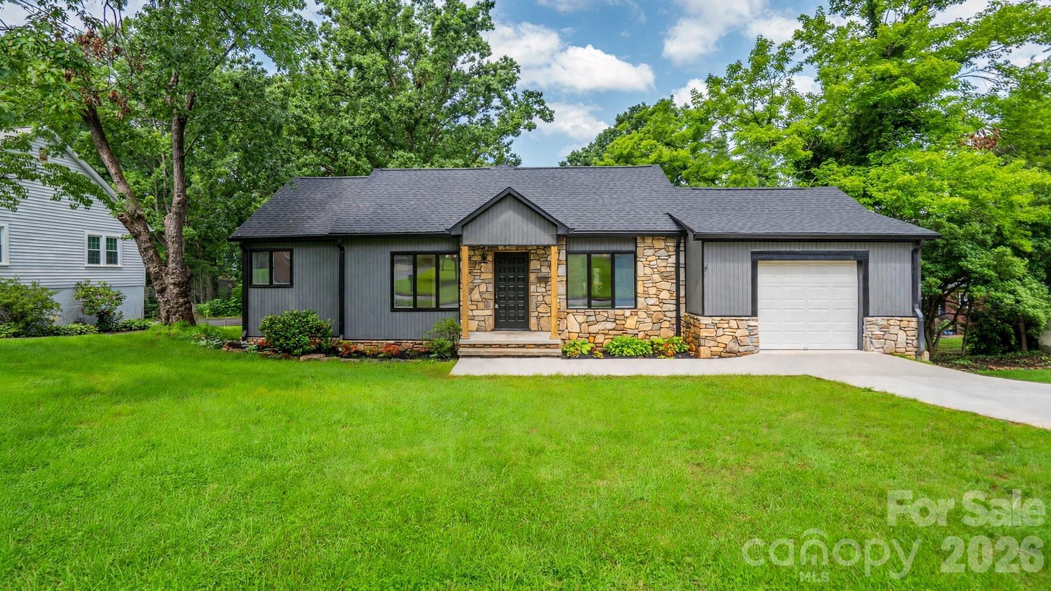 102 FALLS Street — Morganton