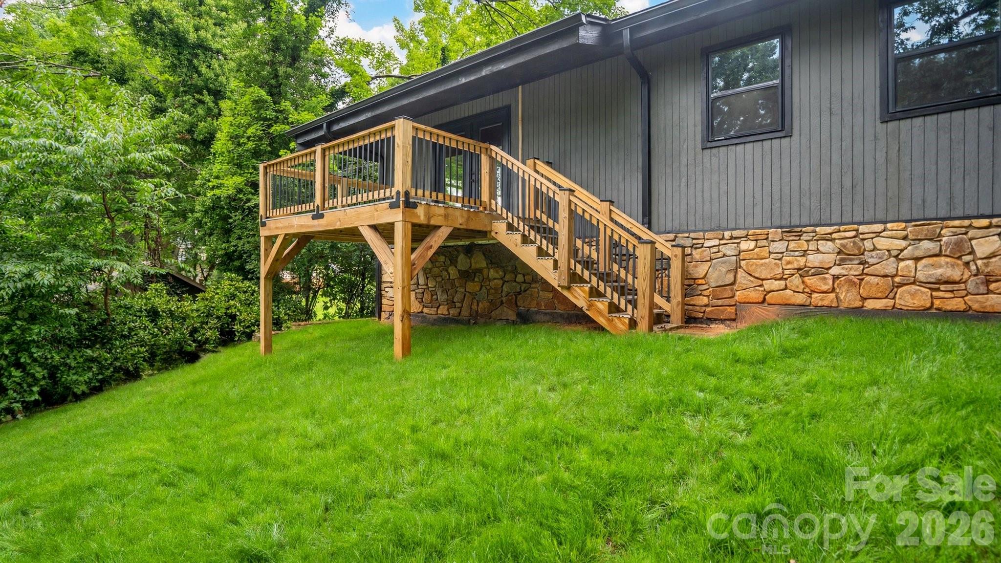 102 FALLS Street — Morganton