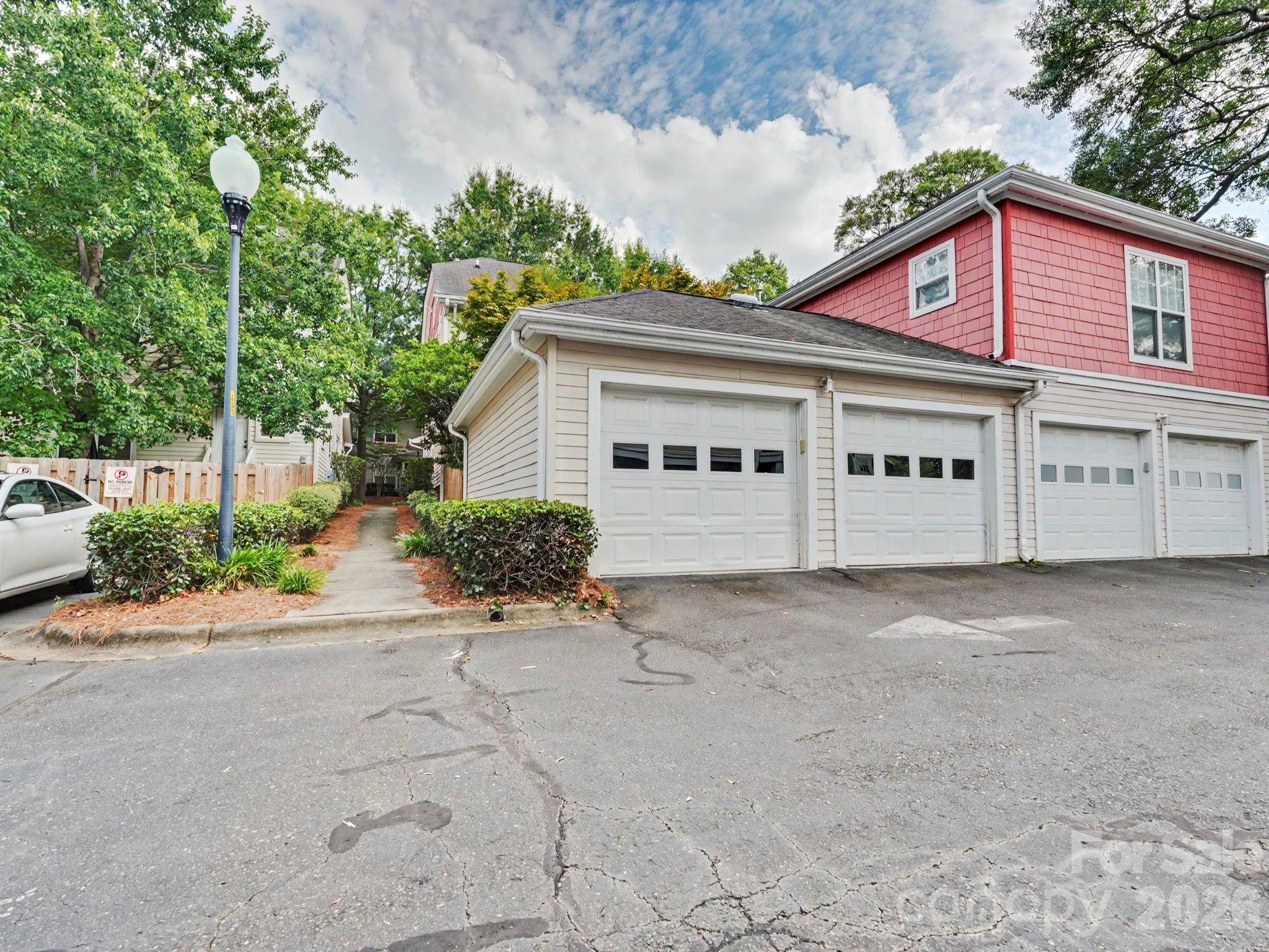 1016 W 1st Street — Charlotte