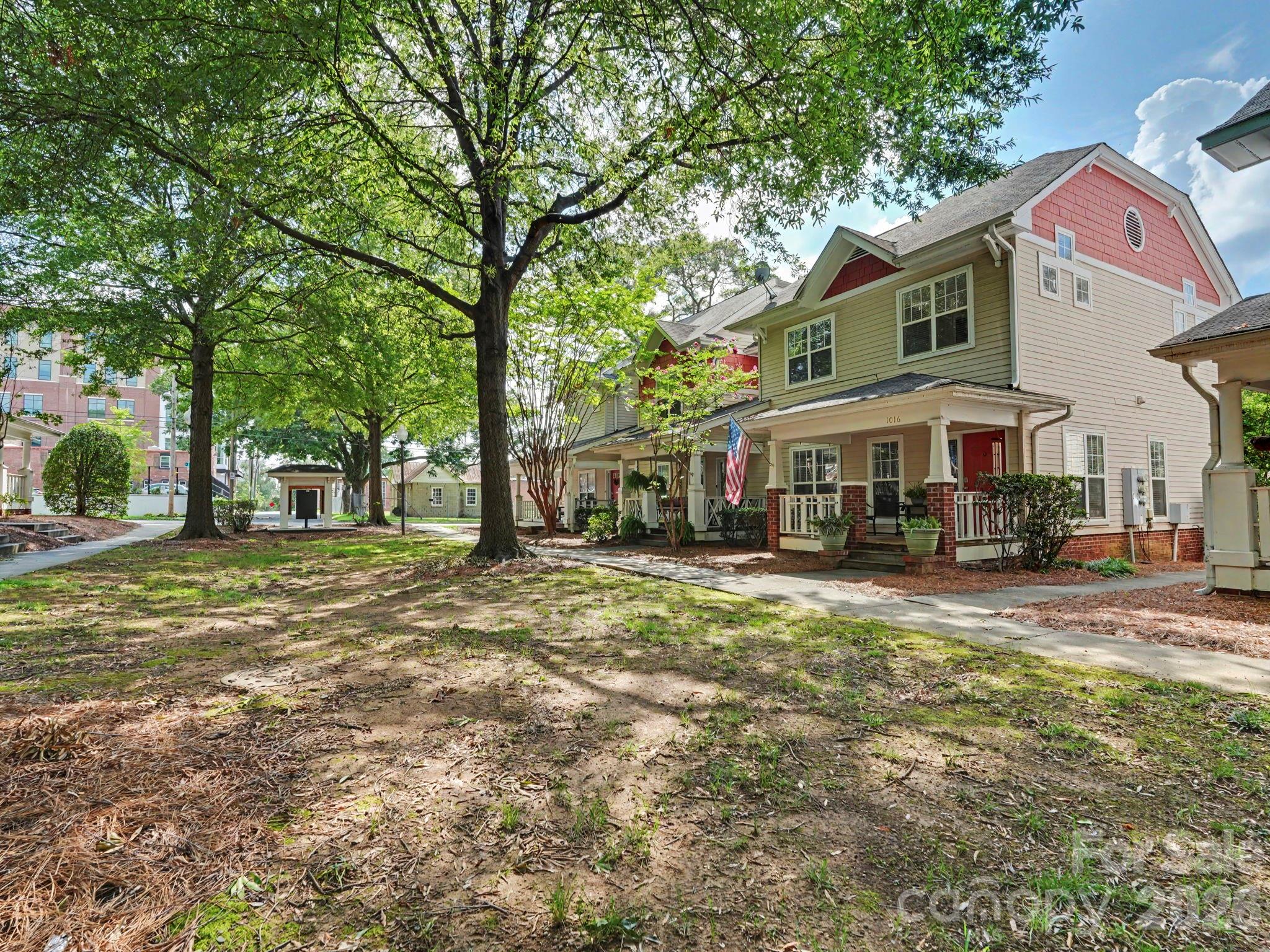 1016 W 1st Street — Charlotte