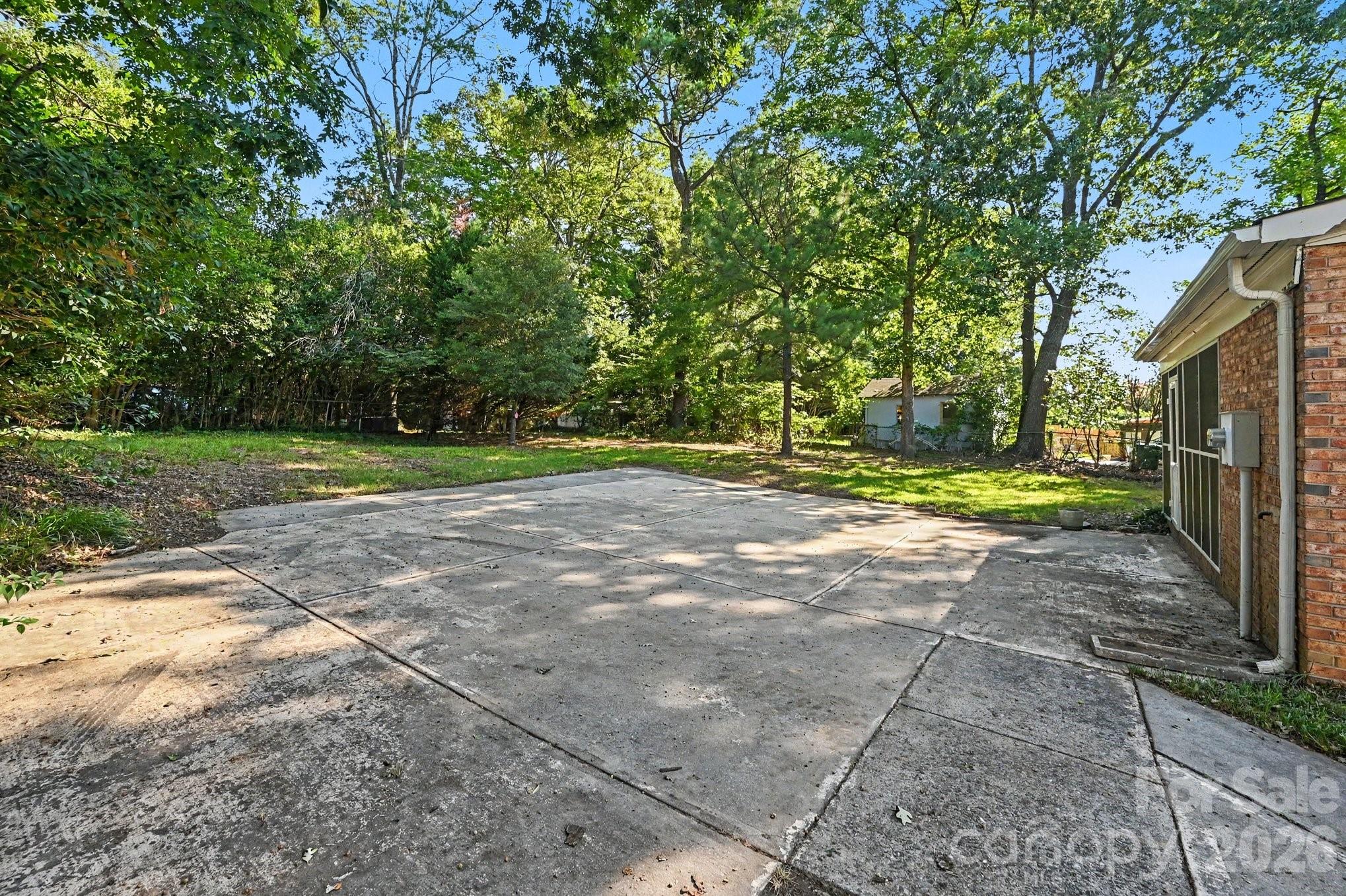 6915 Idlewild Road — Charlotte
