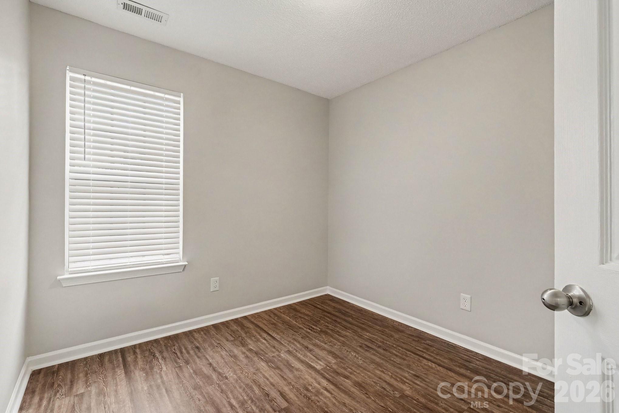 4104 Canyon Creek Lane — Charlotte