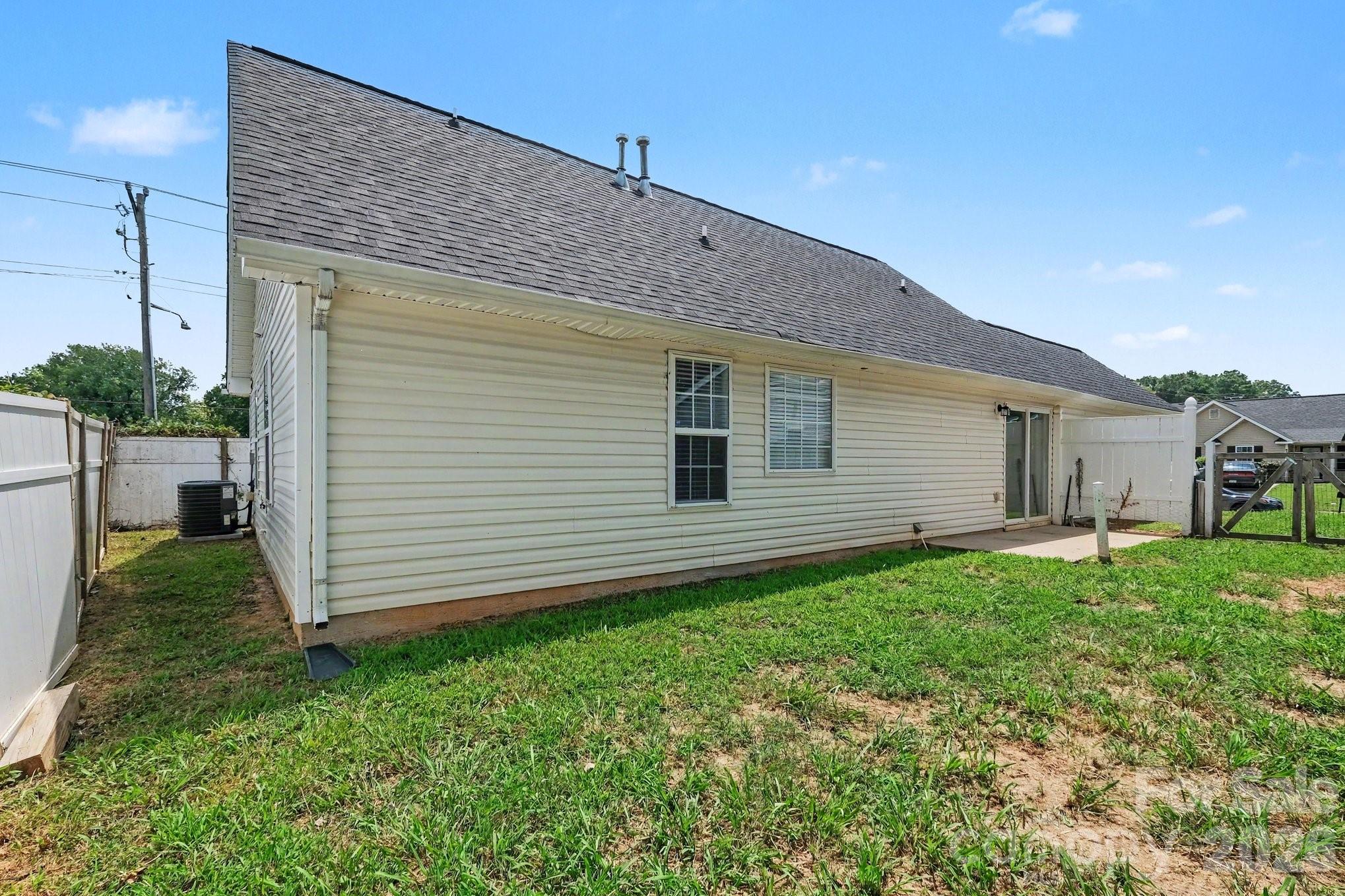 4104 Canyon Creek Lane — Charlotte