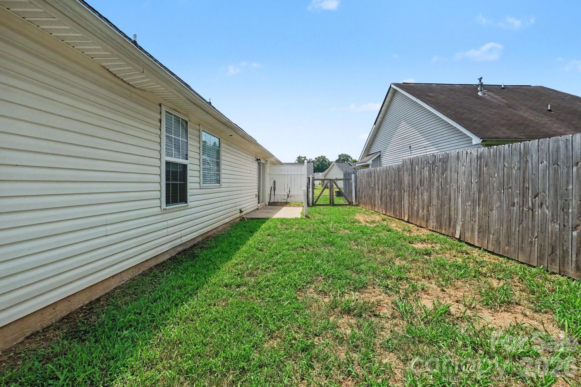 4104 Canyon Creek Lane — Charlotte