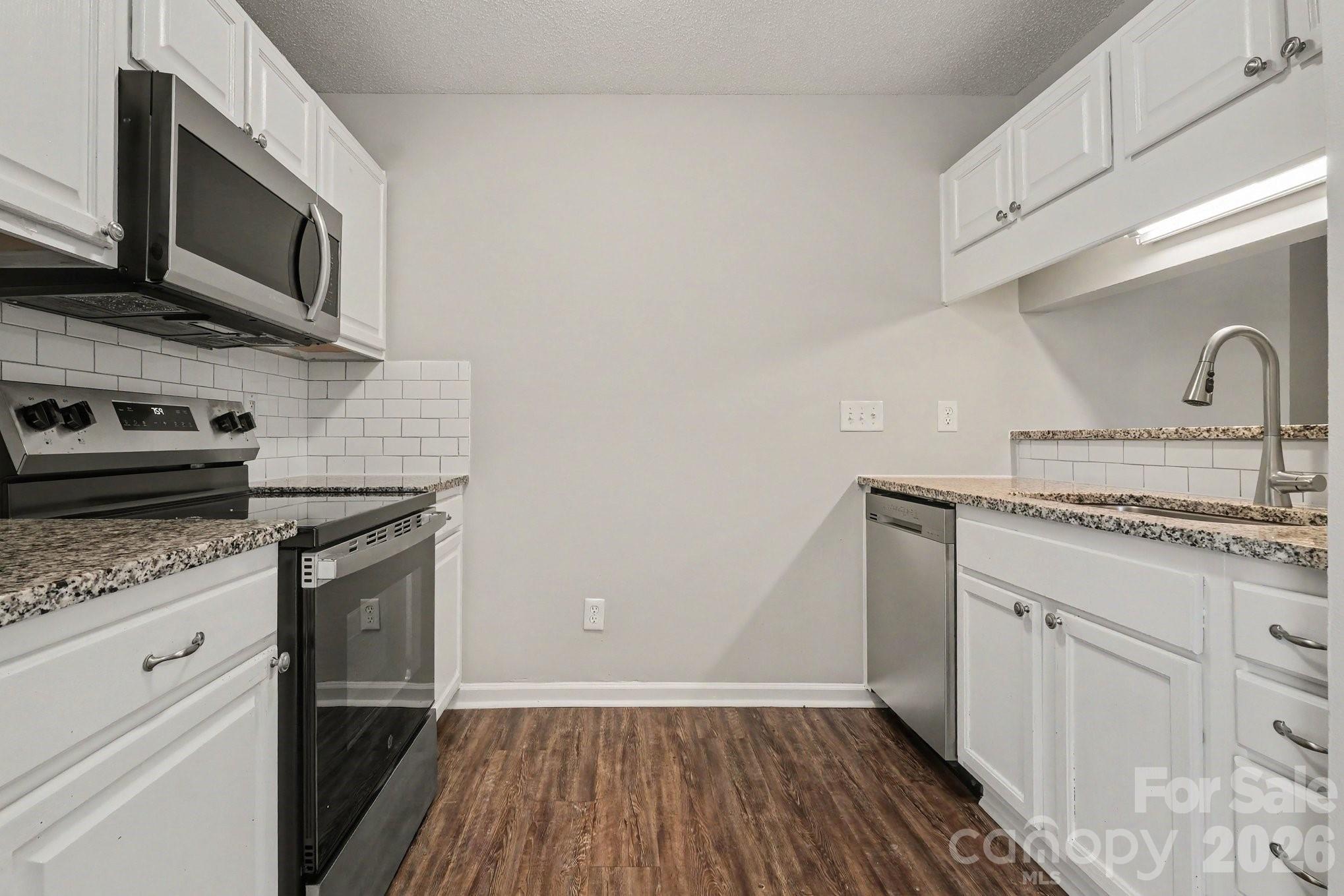 4104 Canyon Creek Lane — Charlotte
